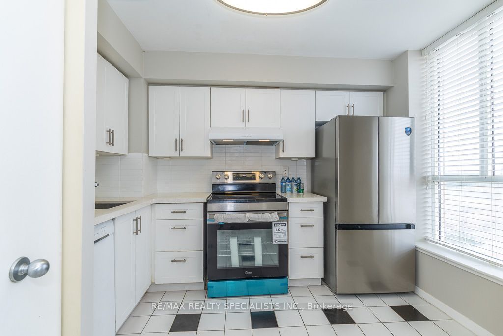 21 Overlea Boulevard 1309, Toronto, ON M4H 1P2