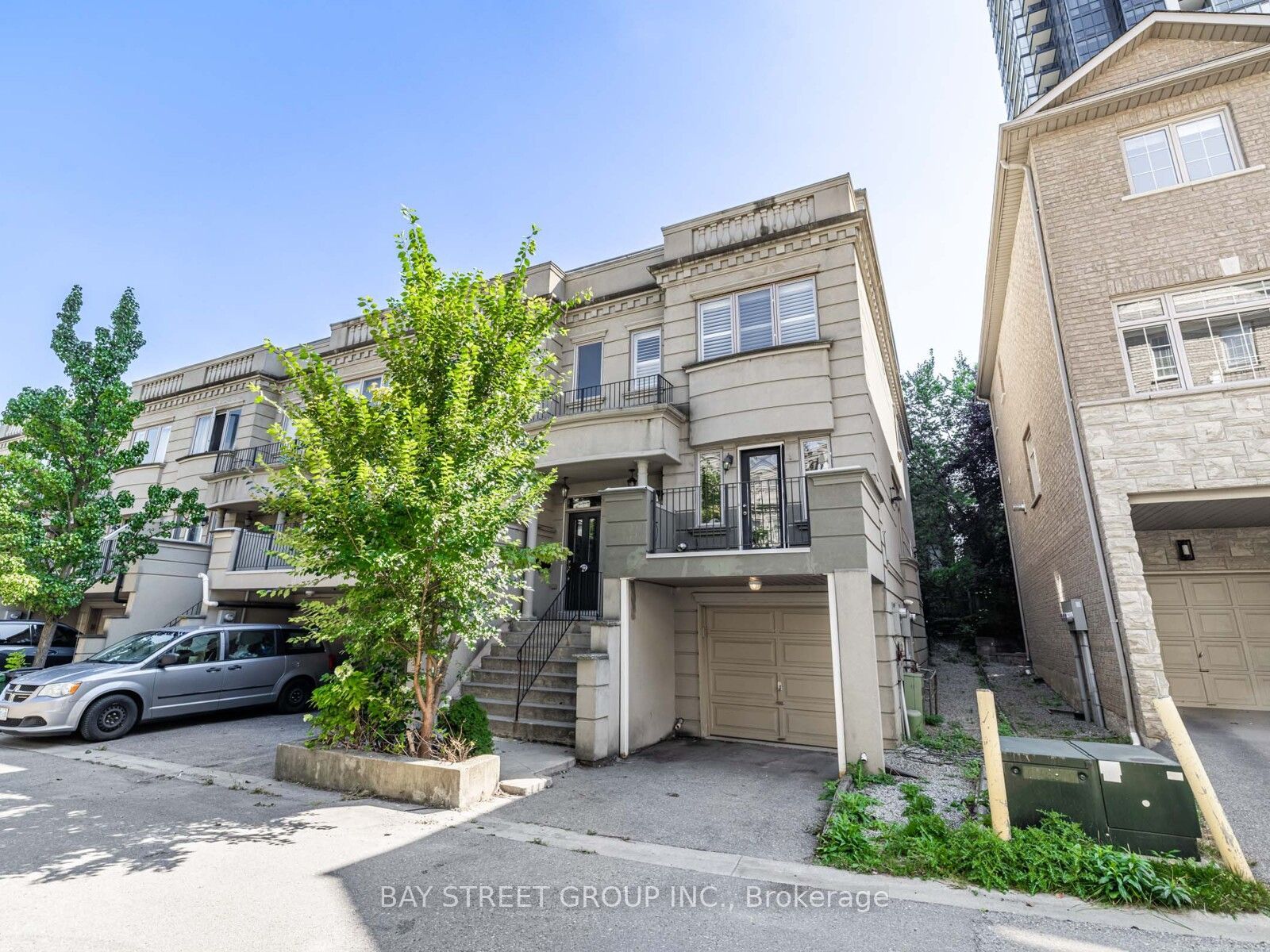 35 William Poole Way, Toronto, ON M2N 7A6