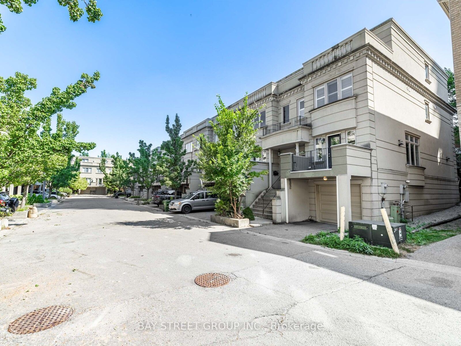 35 William Poole Way, Toronto, ON M2N 7A6 photo 3