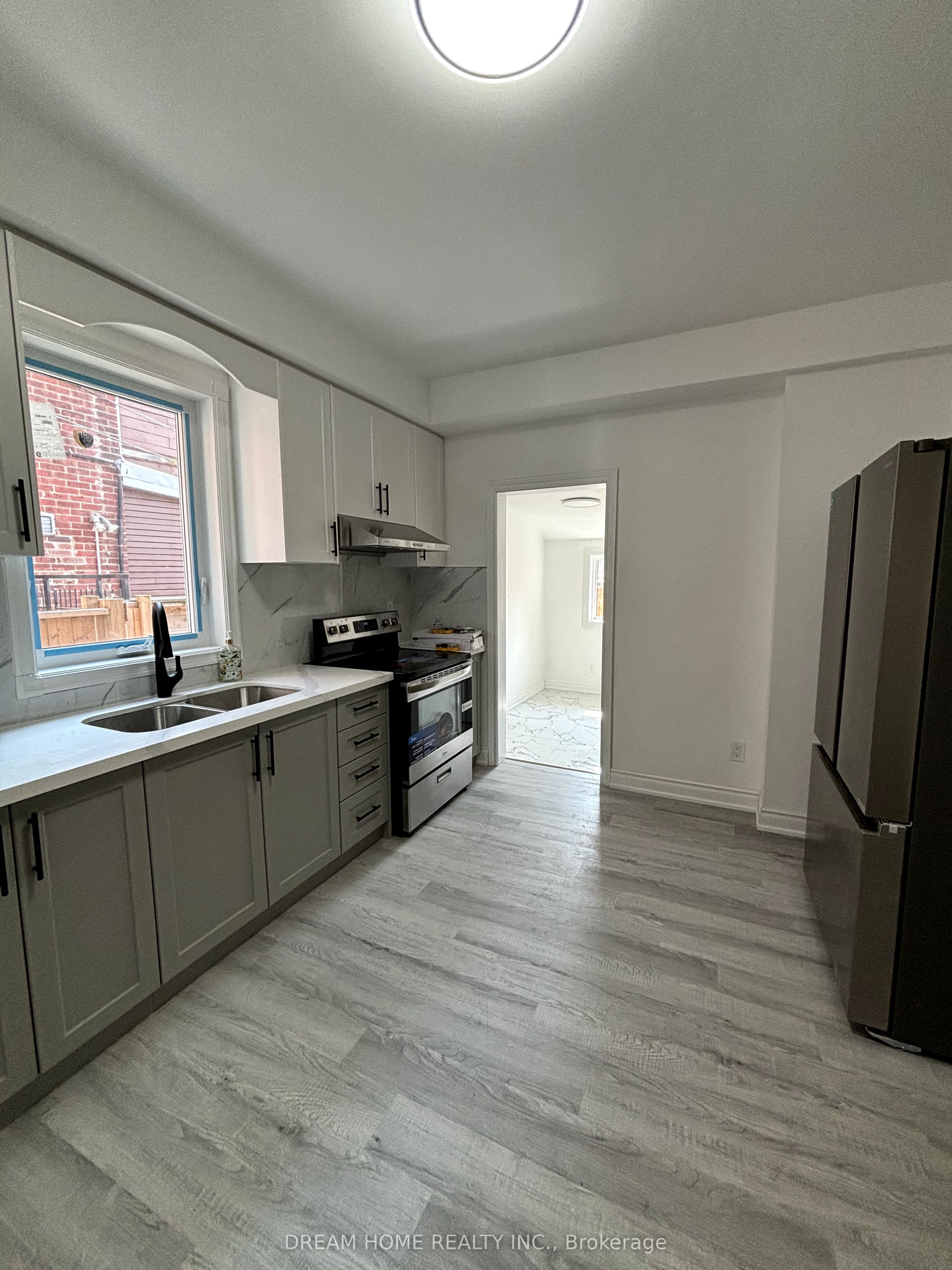 262 clinton Street 202, Toronto, ON M6G 2Y6 photo 4