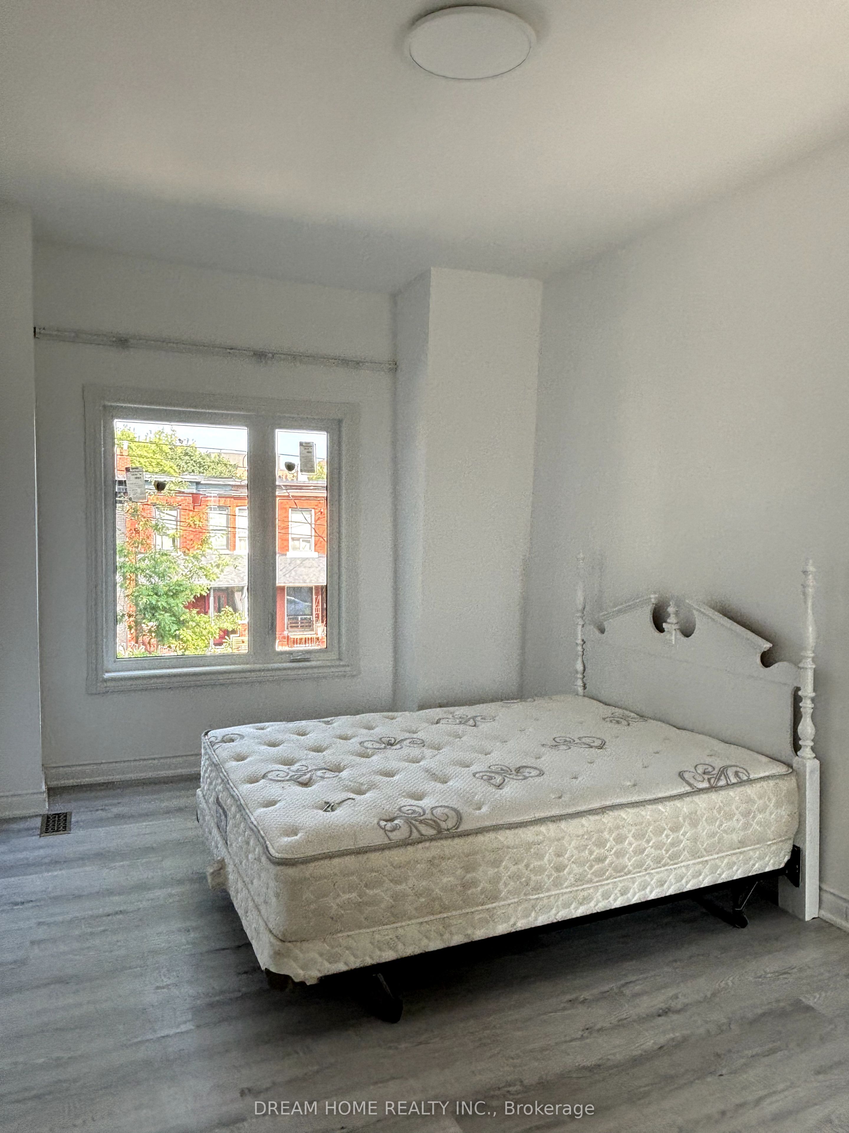 262 clinton Street 202, Toronto, ON M6G 2Y6 photo 5