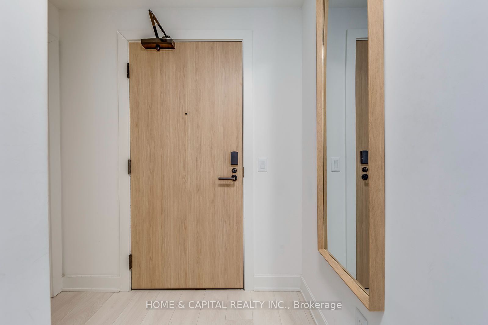 15 MERCER Street 403 (Furnished), Toronto, ON M5V 1H2 photo 3