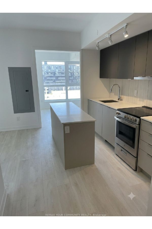 8 Tippett Road 527, Toronto, ON M3H 0E7 photo 3