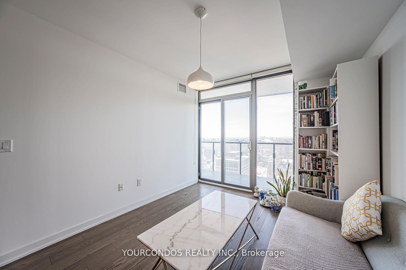 11 Wellesley Street W 4206, Toronto, ON M4Y 0G4 photo 5