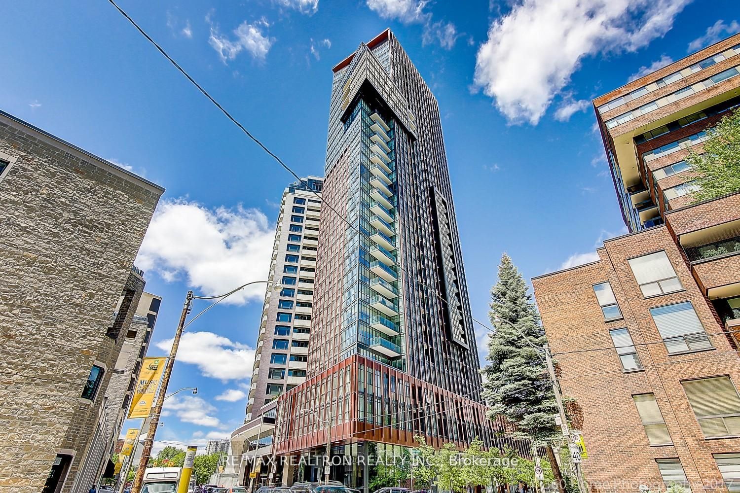 32 DAVENPORT Road 106, Toronto, ON M5R 1H3