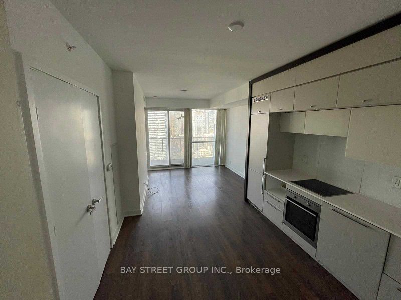 15 Grenville Street 3607, Toronto, ON M4Y 1A1 photo 2