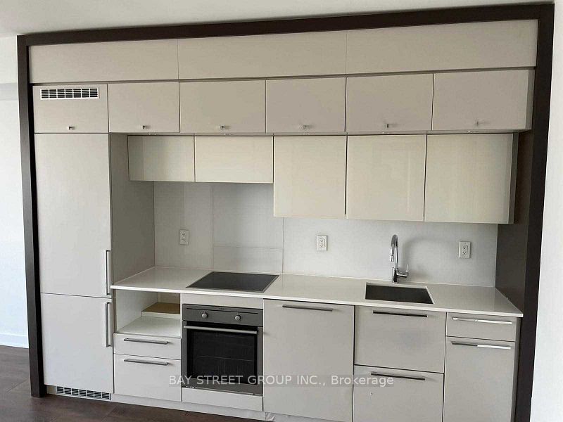 15 Grenville Street 3607, Toronto, ON M4Y 1A1 photo 4
