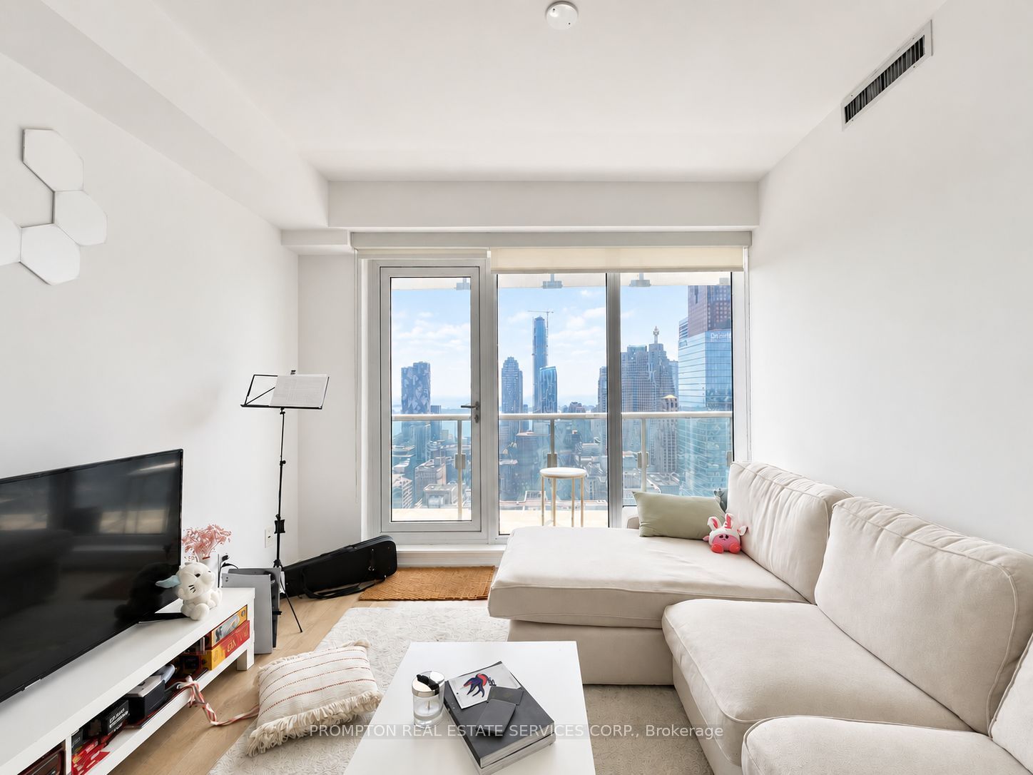 197 Yonge Street 4407, Toronto, ON M5B 0C1 photo 5