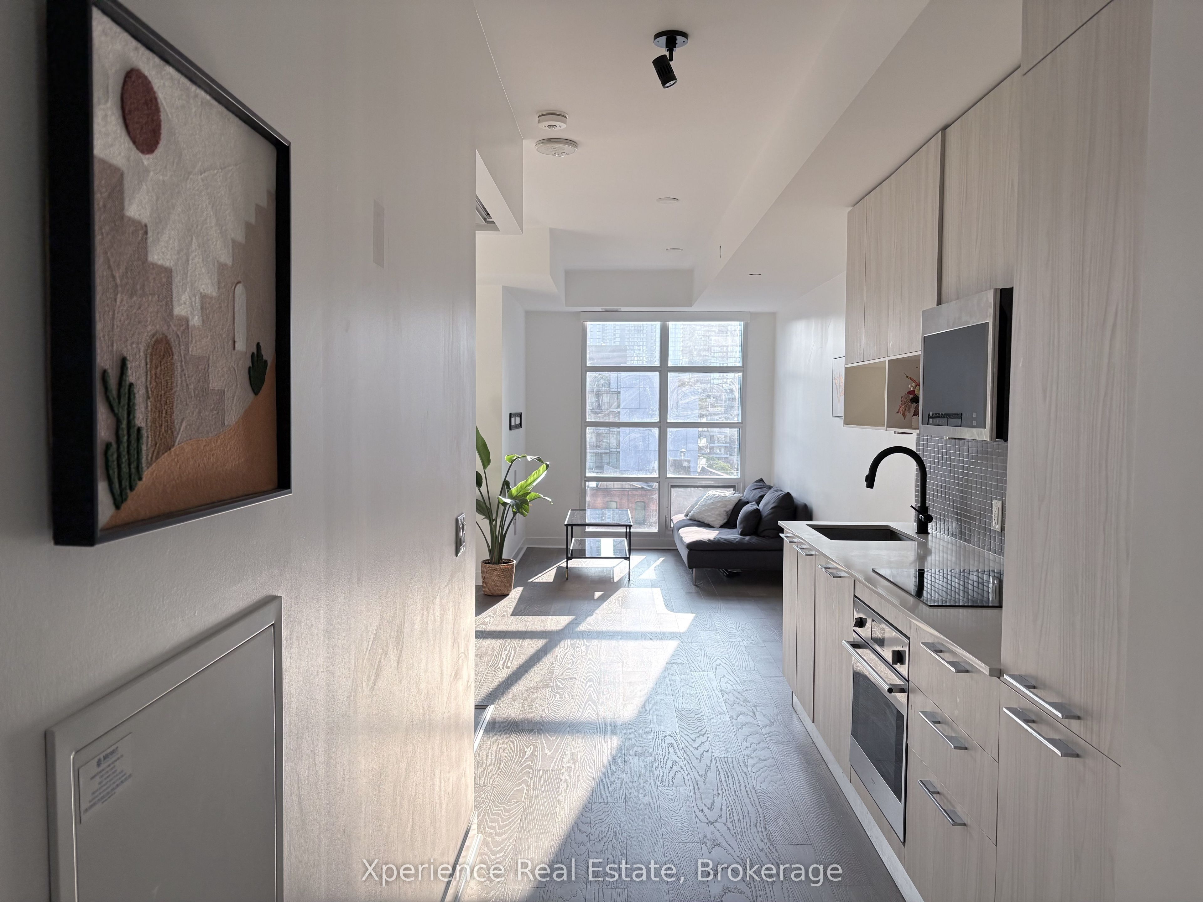 501 Adelaide Street W 904, Toronto, ON M5V 0R3