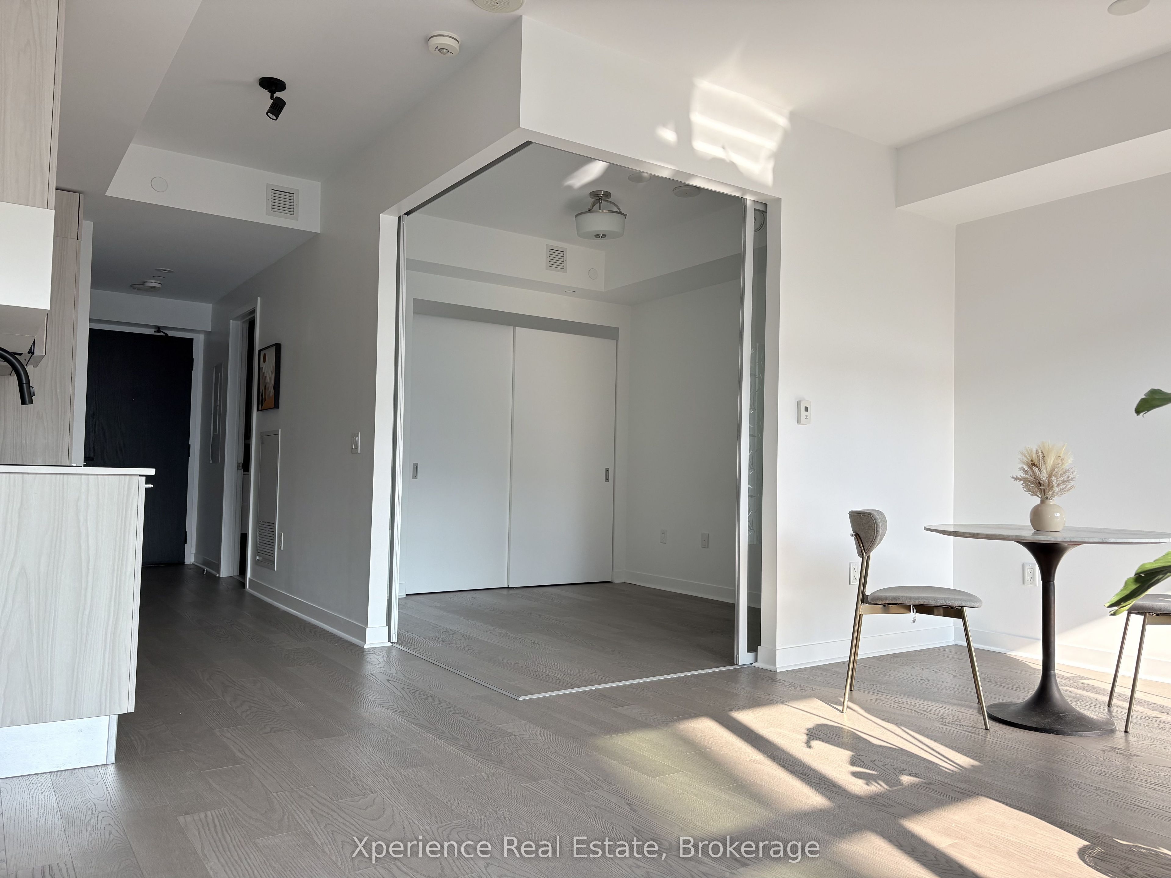 501 Adelaide Street W 904, Toronto, ON M5V 0R3 photo 5