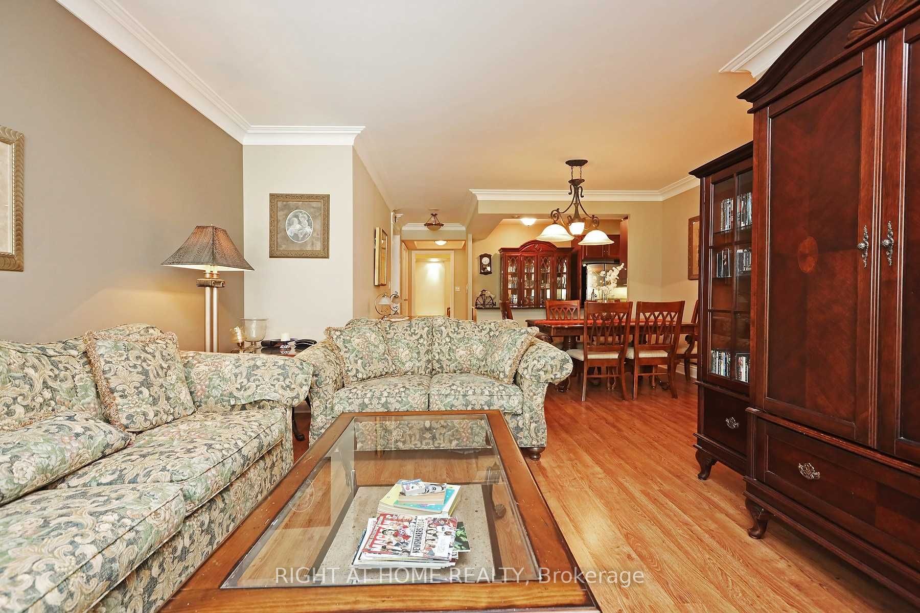 38 William Carson Crescent 615, Toronto, ON M2P 2H2 photo 2