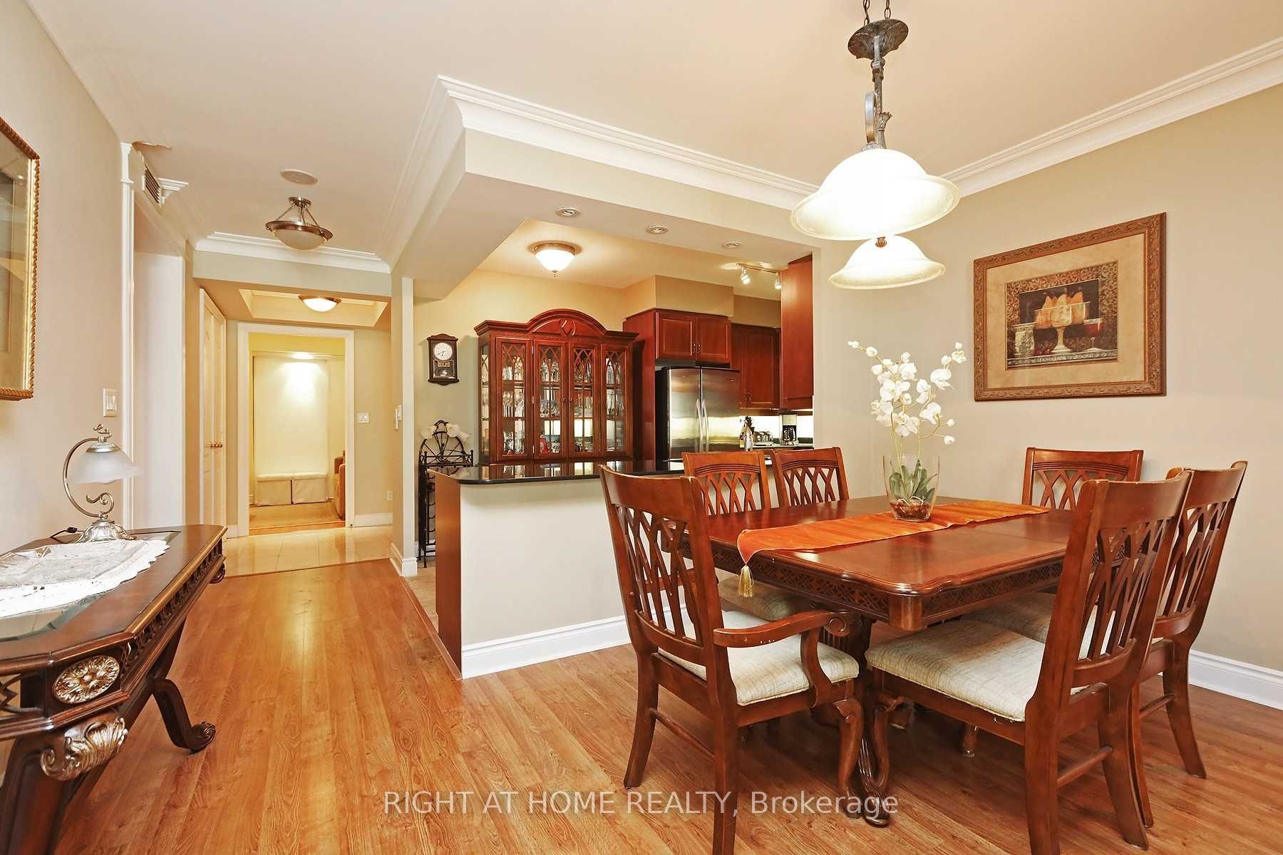 38 William Carson Crescent 615, Toronto, ON M2P 2H2 photo 5