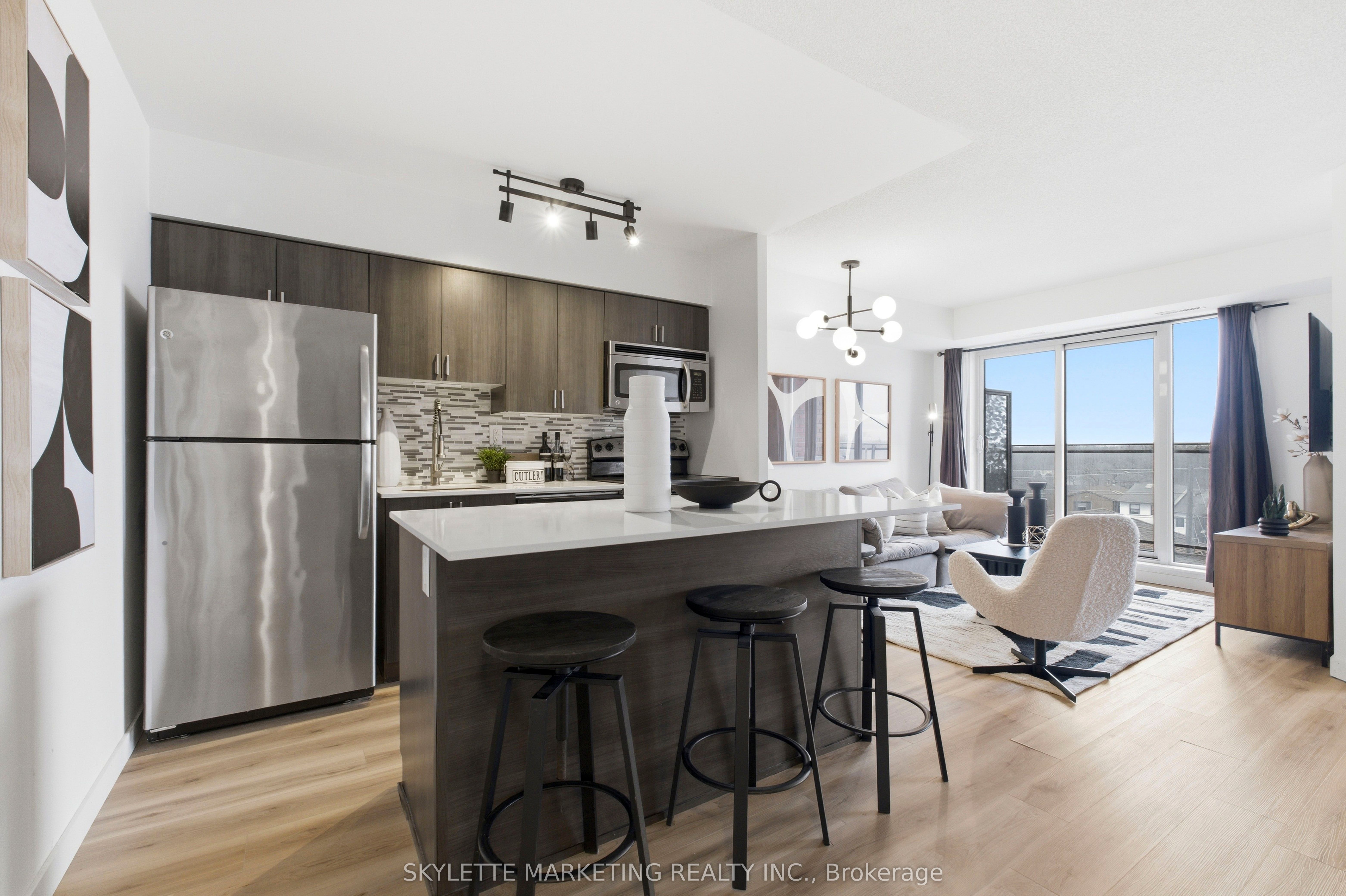 801 Sheppard Avenue W 701, Toronto, ON M3H 0A8 photo 3