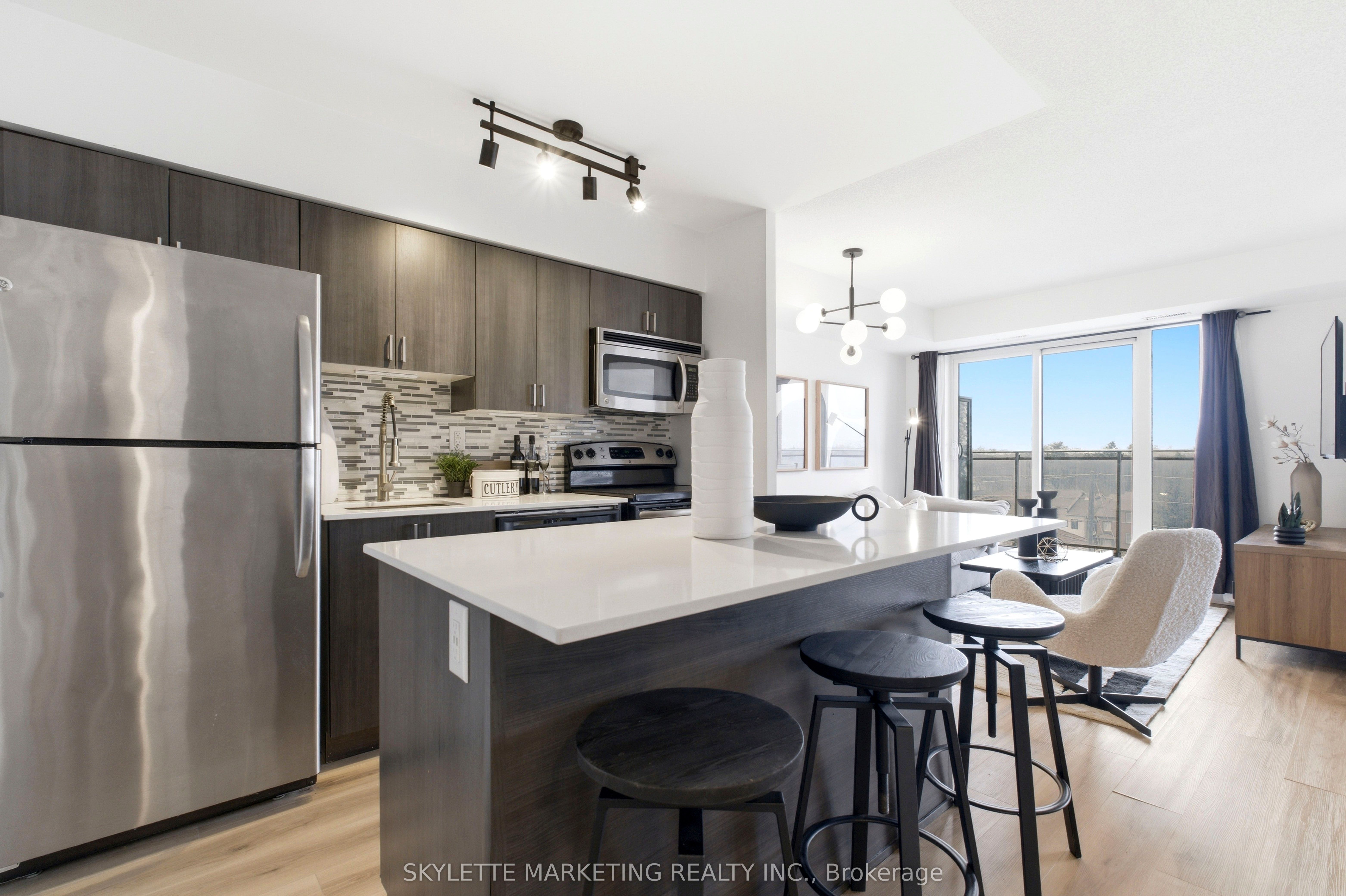 801 Sheppard Avenue W 701, Toronto, ON M3H 0A8 photo 4