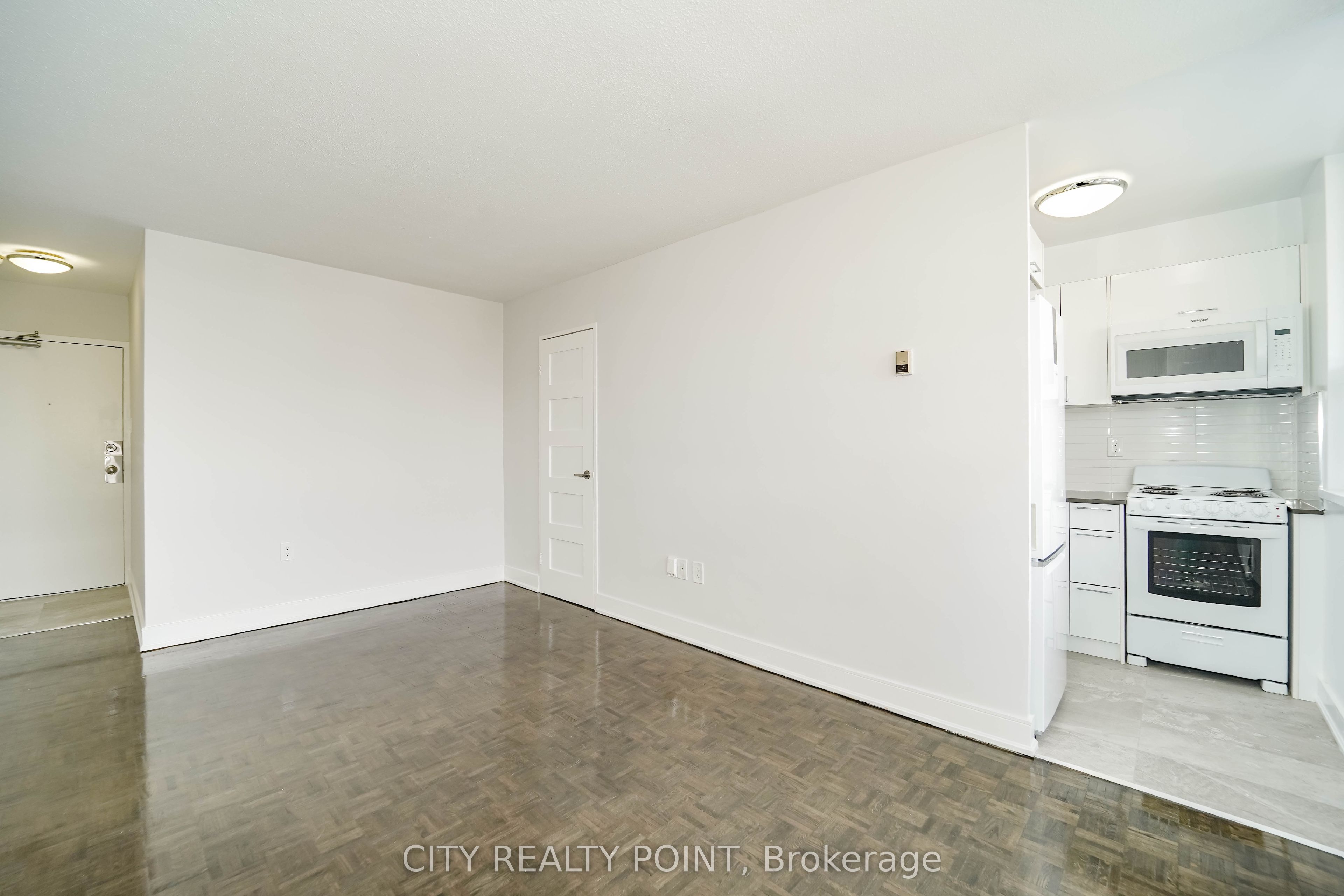 1500 Bathurst Street 501, Toronto, ON M5P 3L3 photo 3