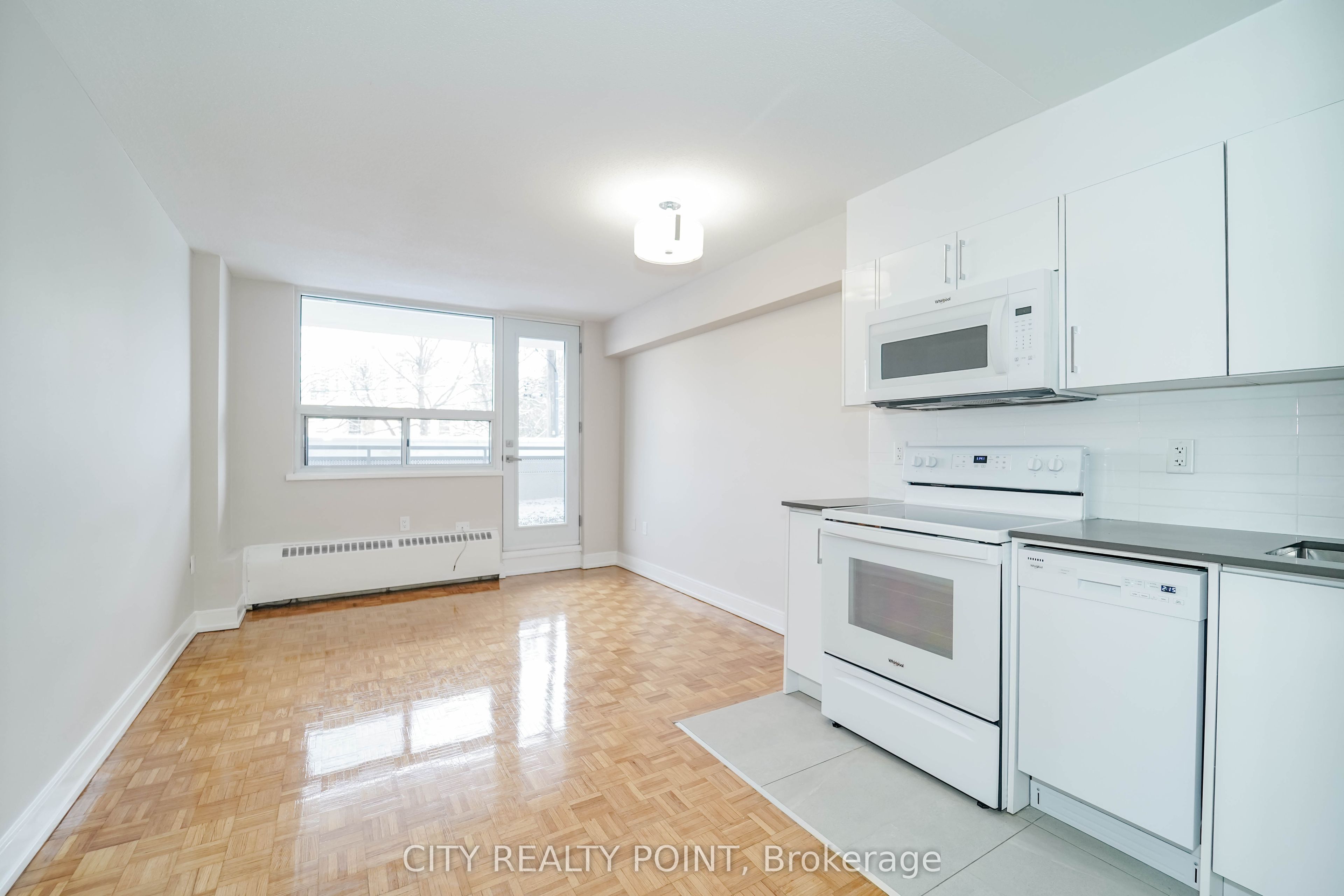 1500 Bathurst Street 807, Toronto, ON M5P 3L3 photo 4