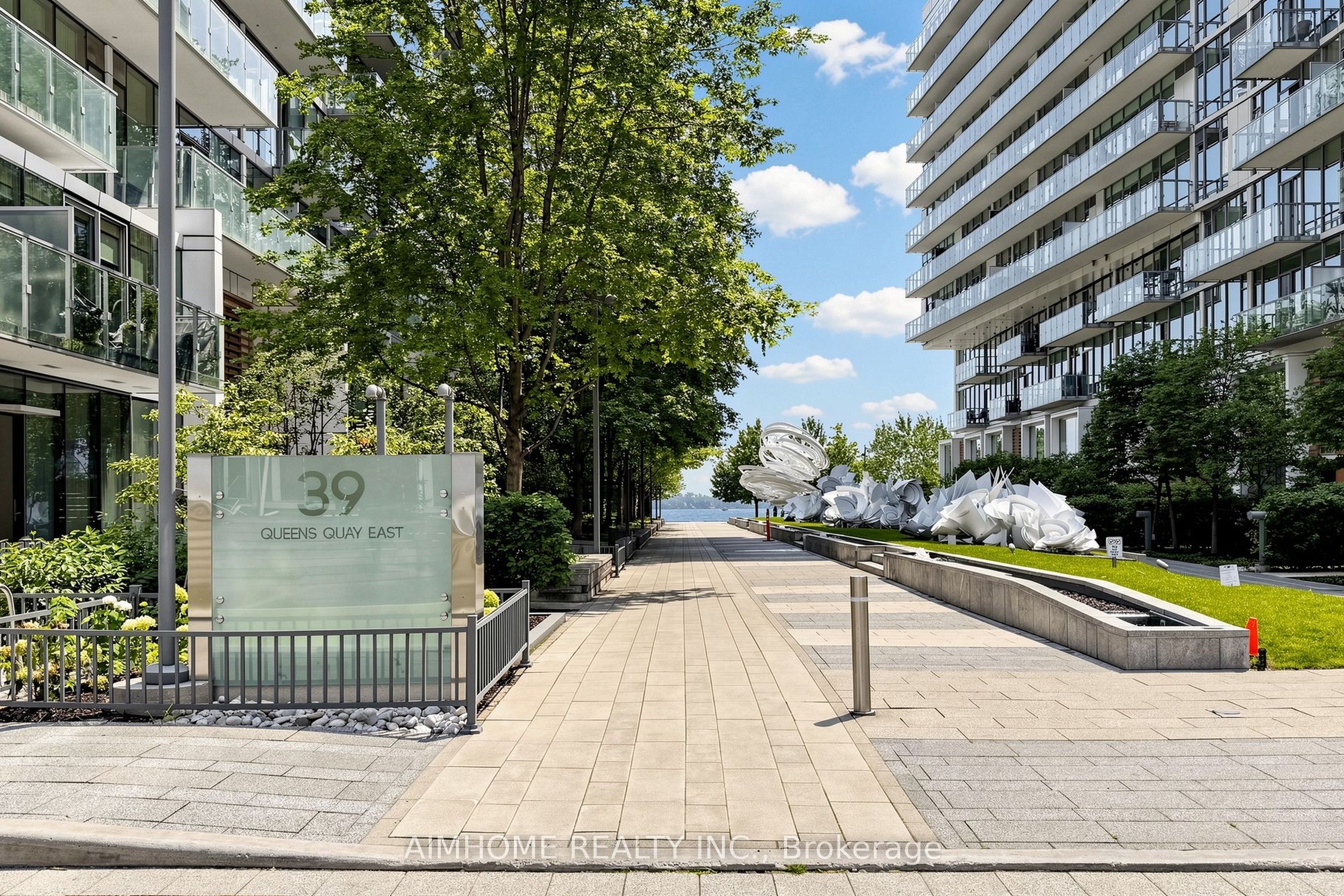 39 Queens Quay 328, Toronto, ON M5E 0A4 photo 2