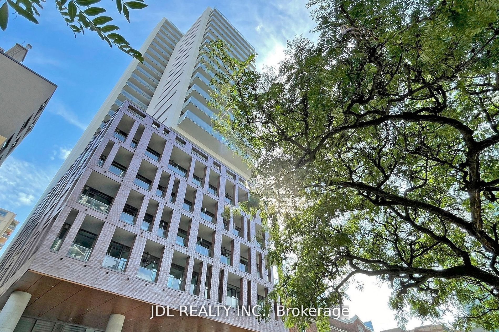 81 Wellesley Street E 2101, Toronto, ON M4Y 0C5