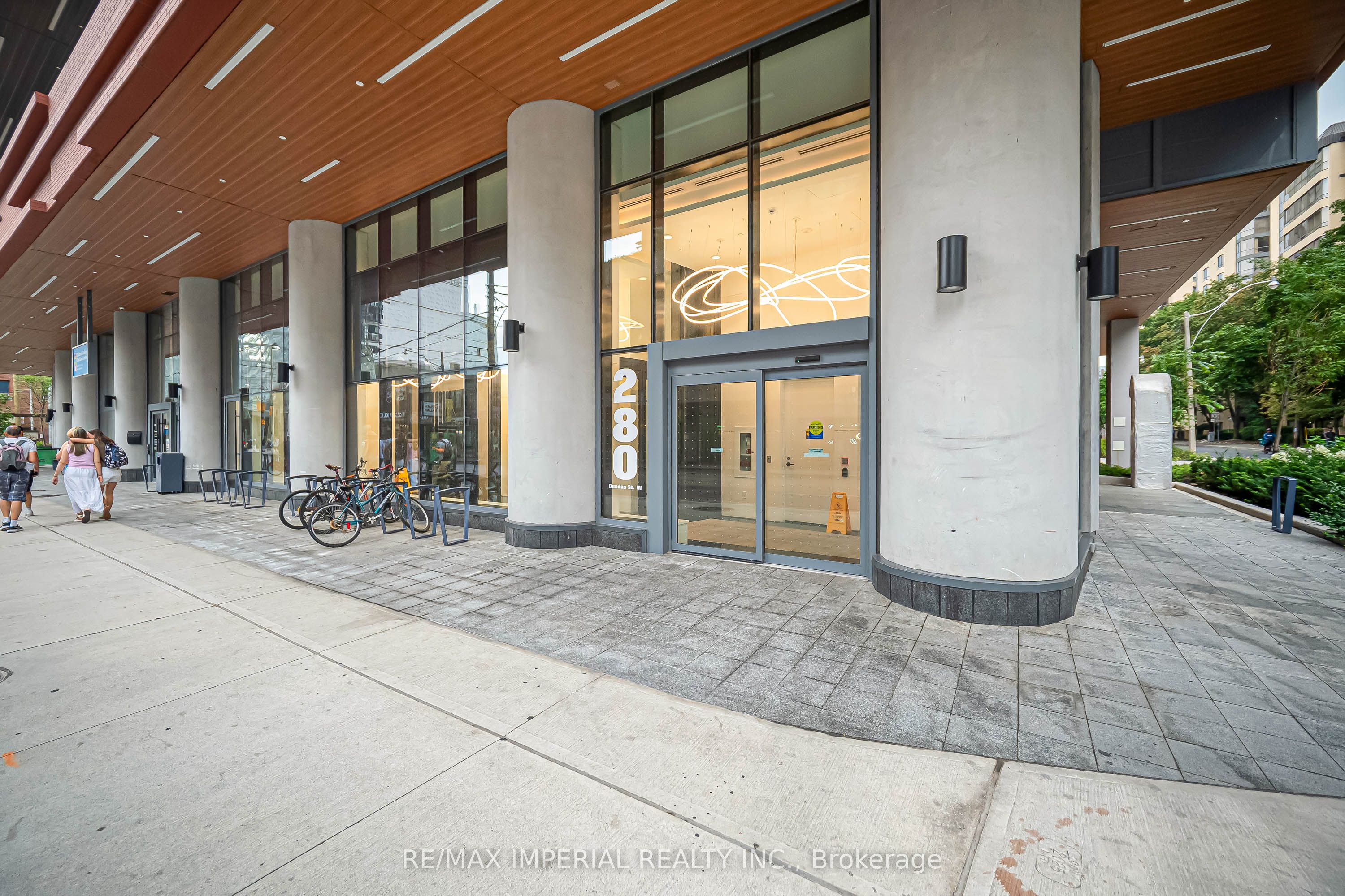 280 Dundas Street W, Toronto, ON M5T 0E3 photo 2