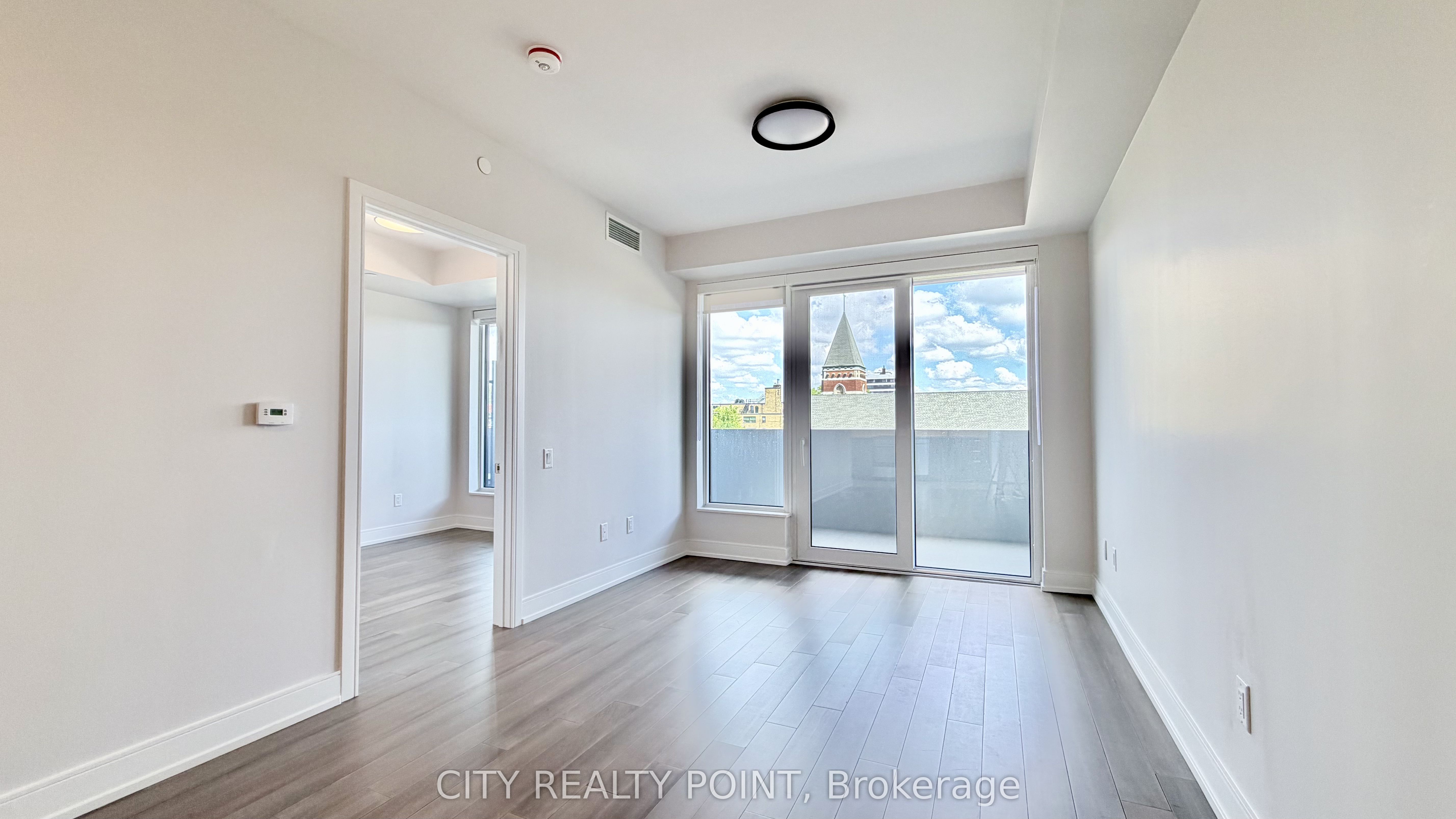 2525 Bathurst Street 1008, Toronto, ON M6B 2Y9 photo 2