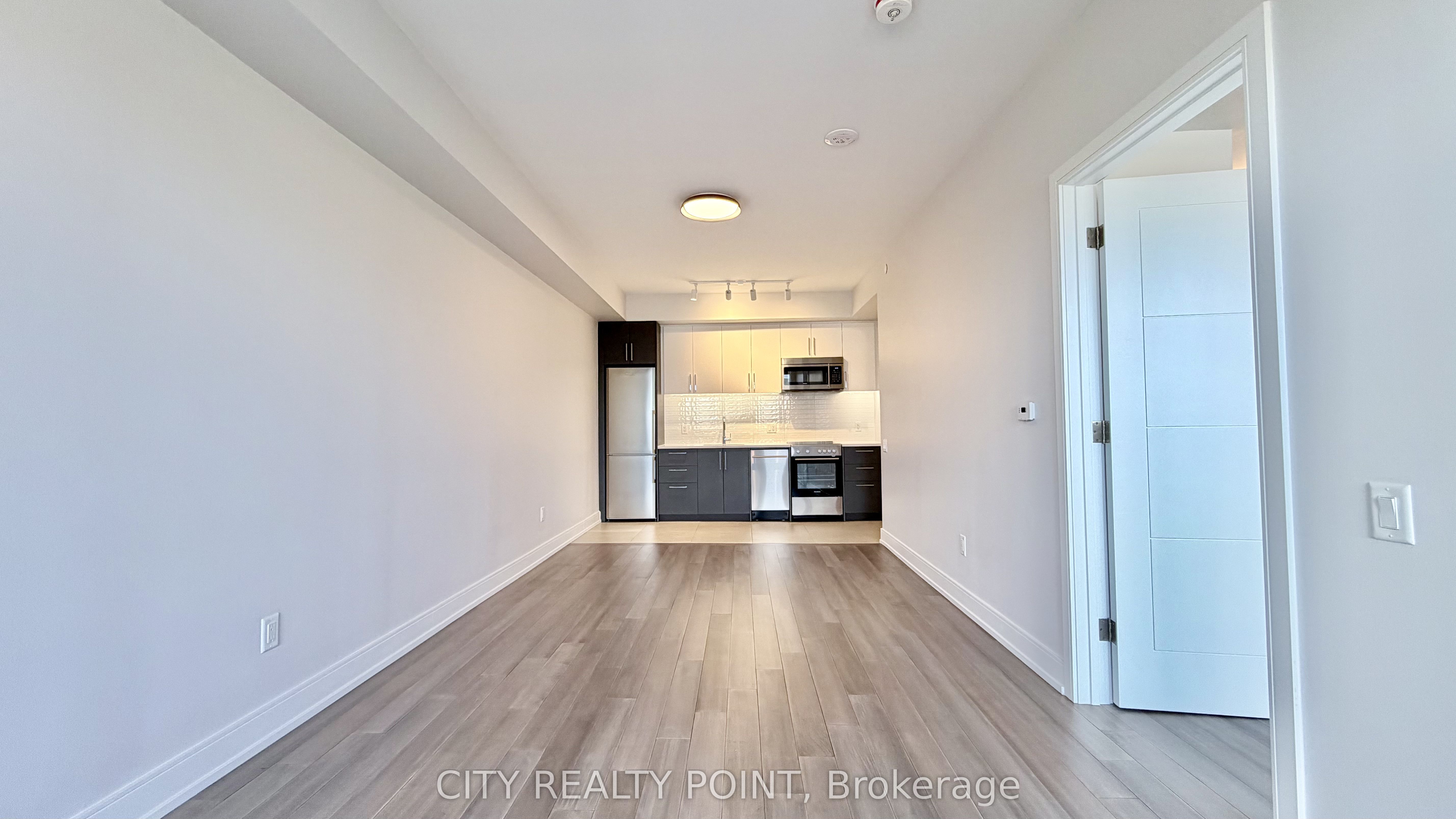 2525 Bathurst Street 1008, Toronto, ON M6B 2Y9 photo 3