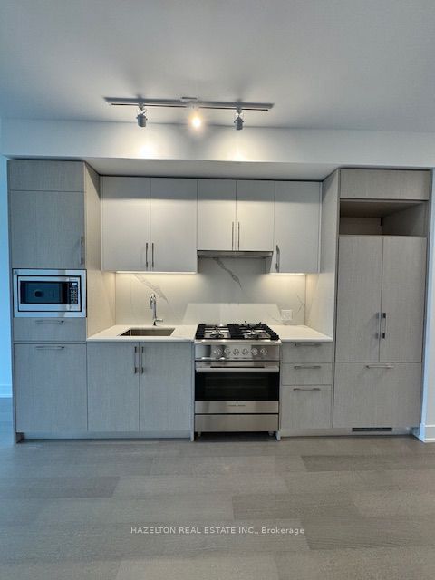 8 Manor Road W 608, Toronto, ON M4S 0E6 photo 2