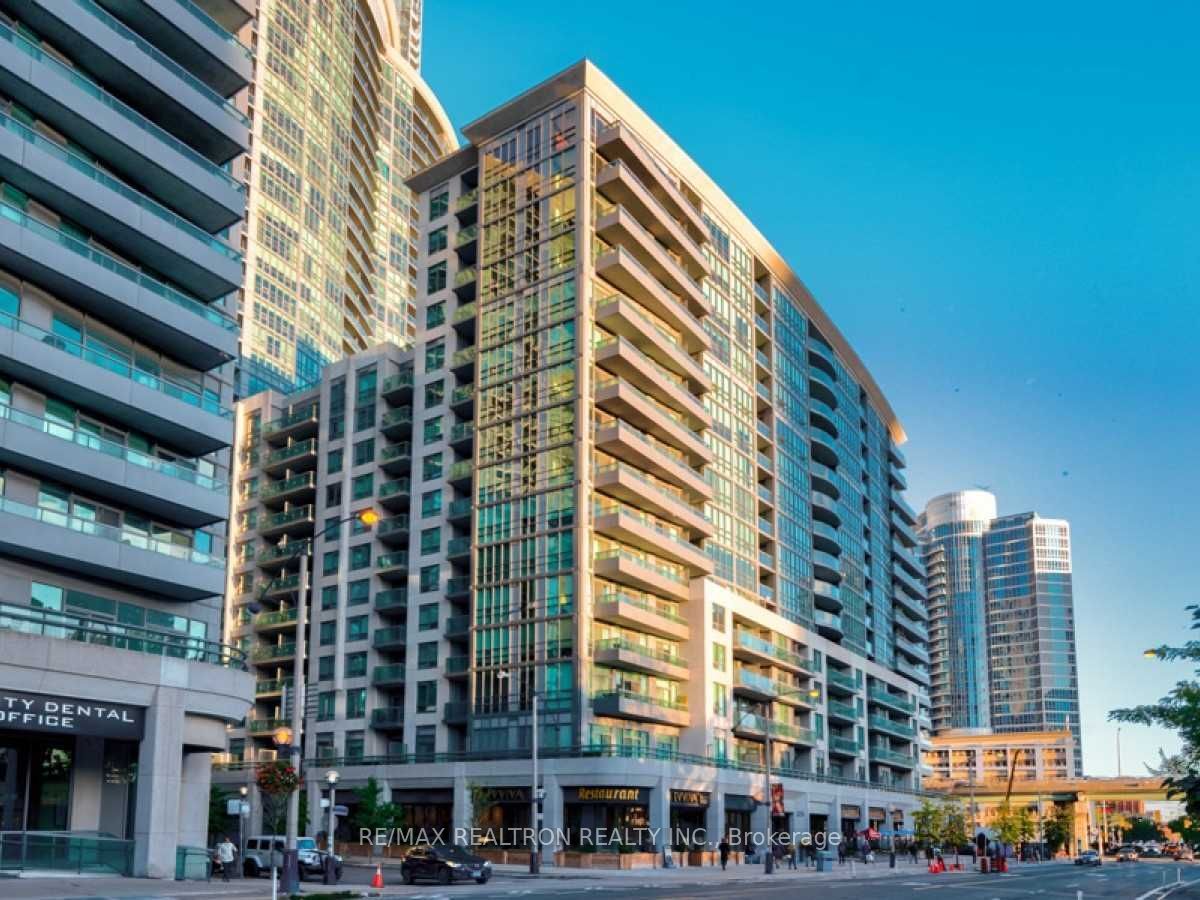 25 Lower Simcoe Street 305, Toronto, ON M5J 3A1