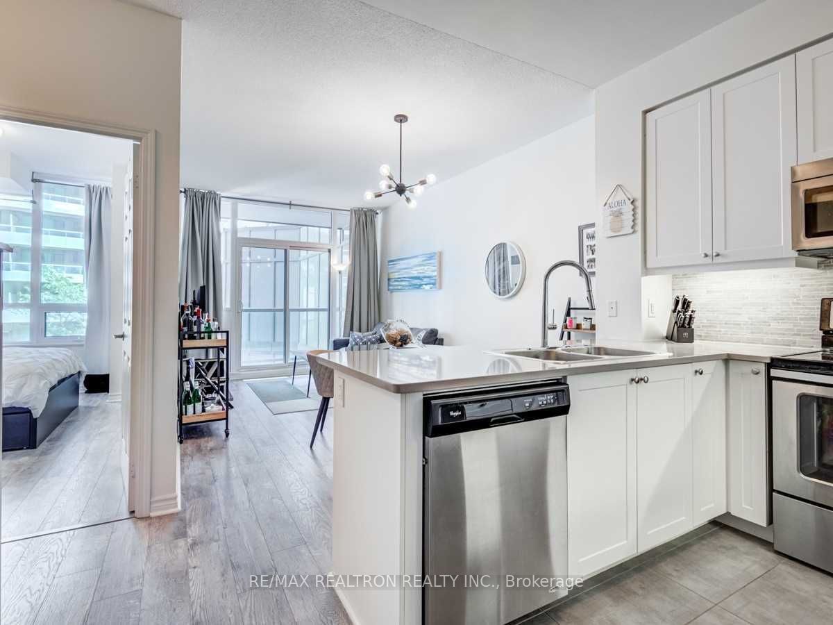 25 Lower Simcoe Street 305, Toronto, ON M5J 3A1 photo 2
