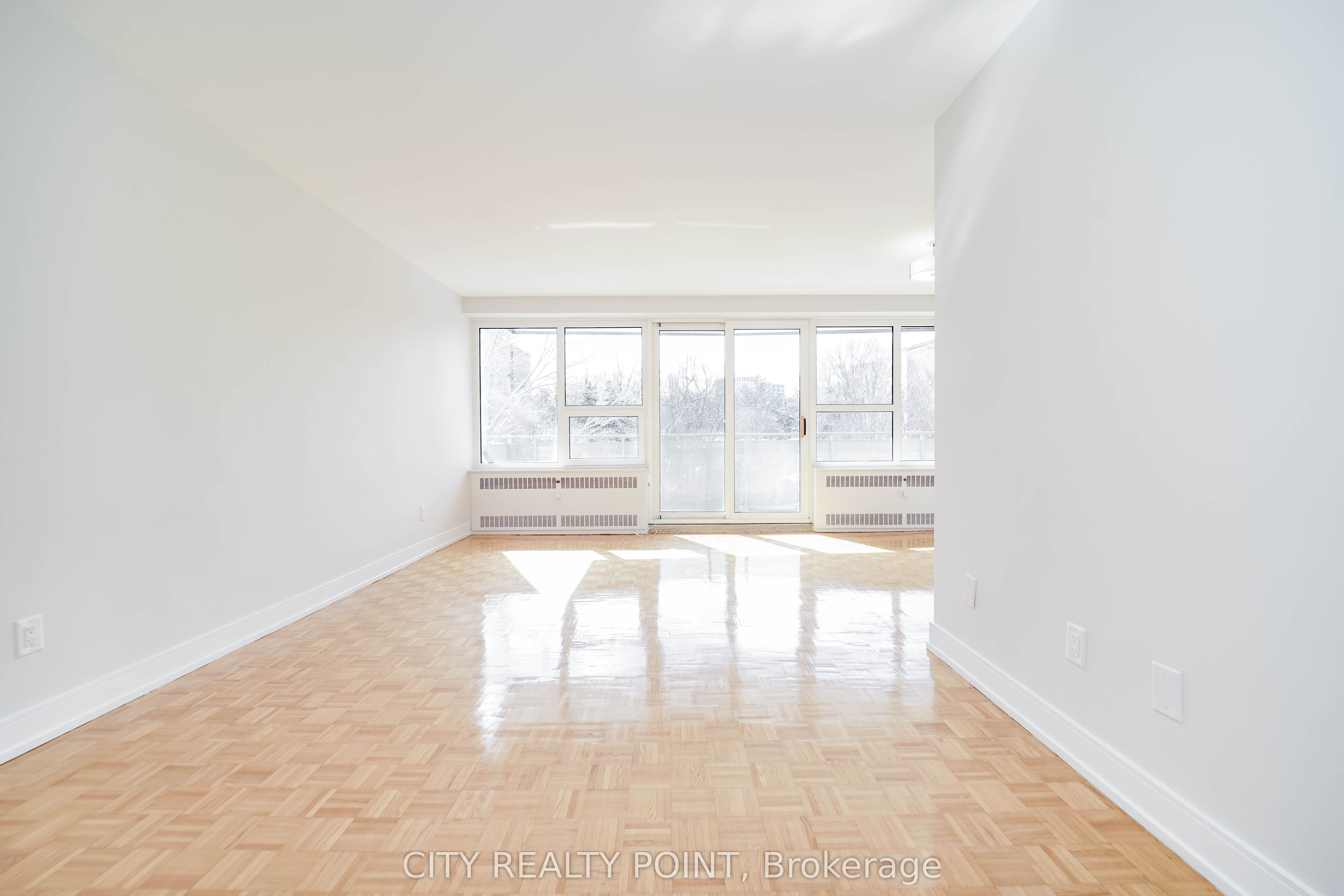 10 Shallmar Boulevard 907, Toronto, ON M5N 1J4 photo 3