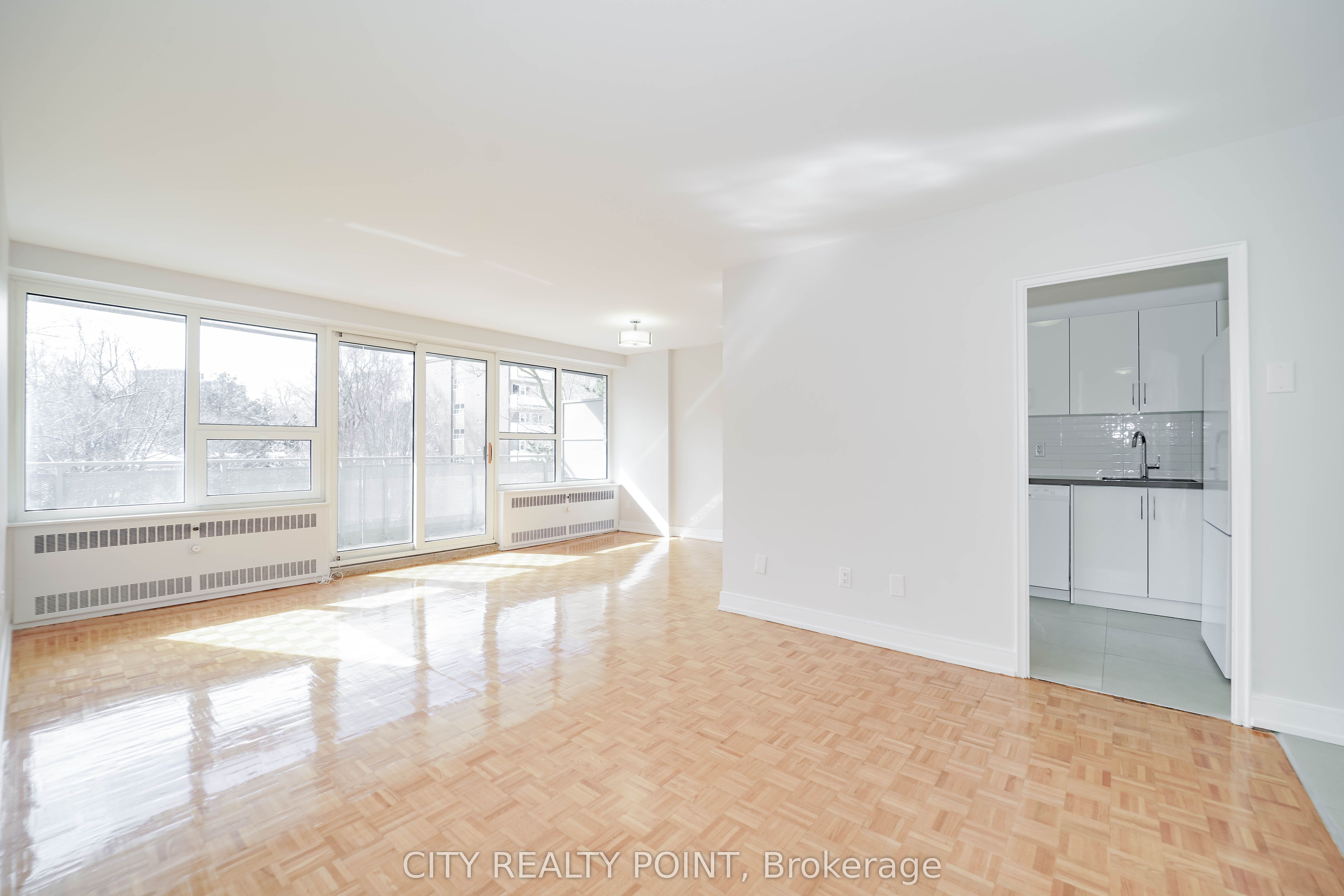 10 Shallmar Boulevard 907, Toronto, ON M5N 1J4 photo 4