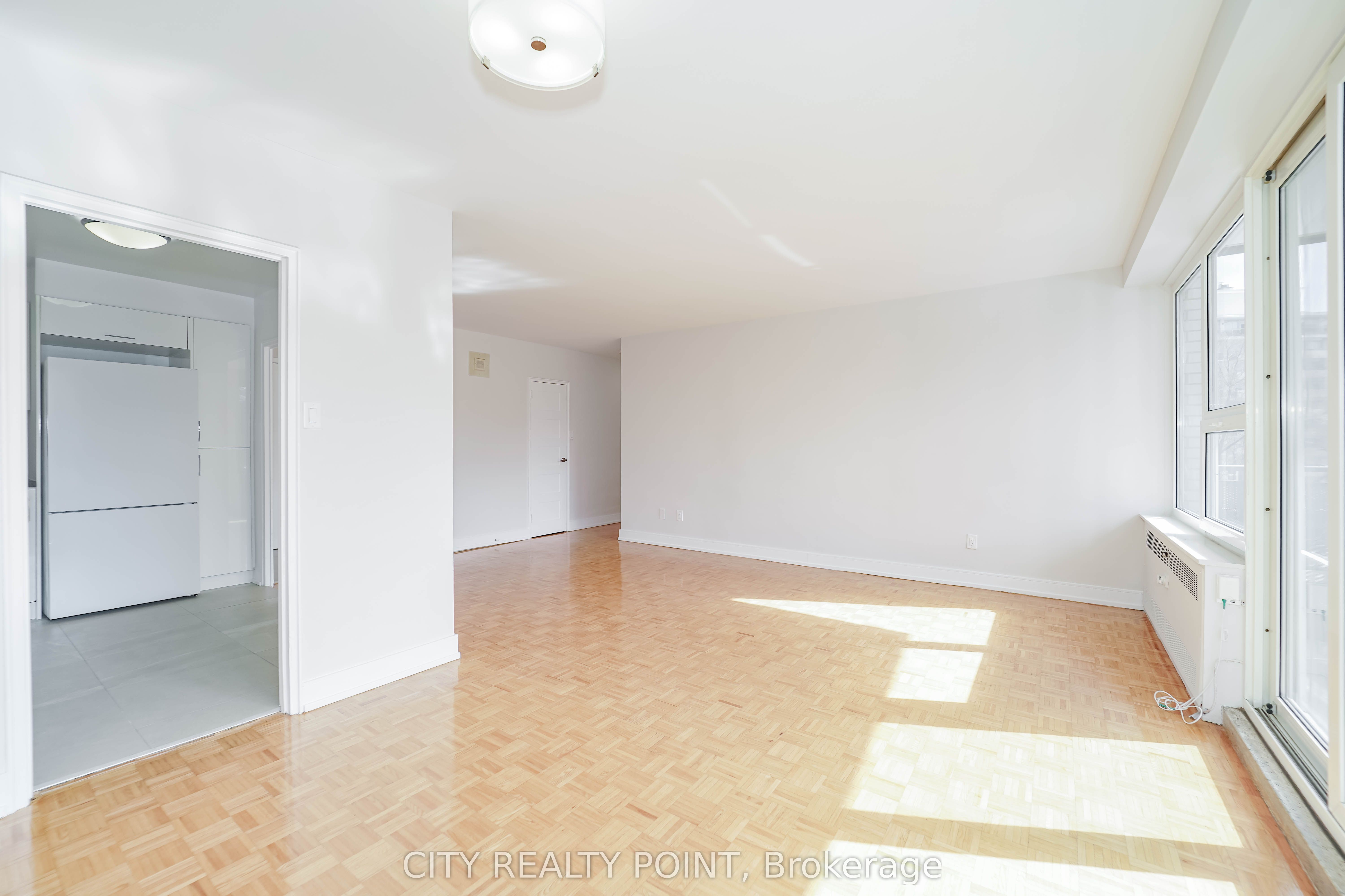 10 Shallmar Boulevard 907, Toronto, ON M5N 1J4 photo 5
