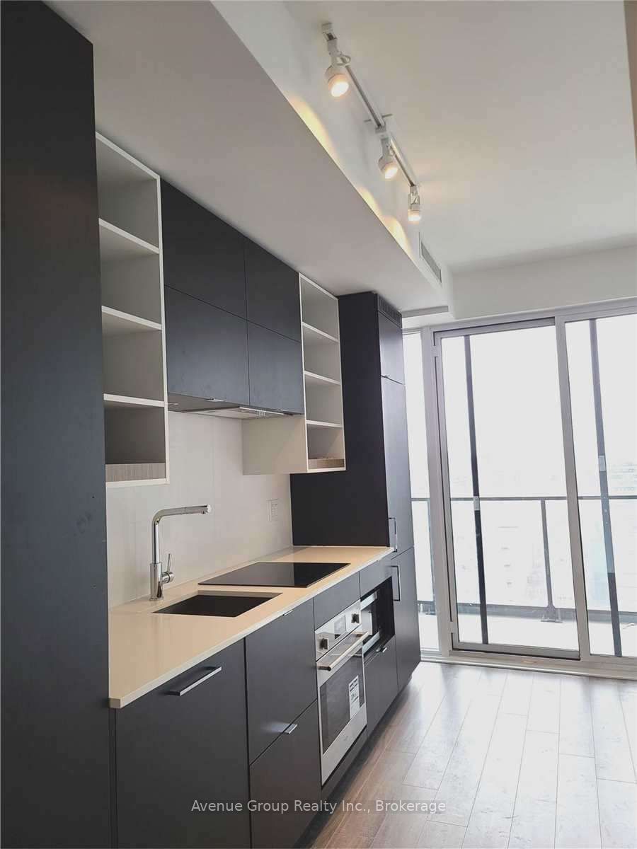 20 Edward Street 1518, Toronto, ON M5G 0C5 photo 3