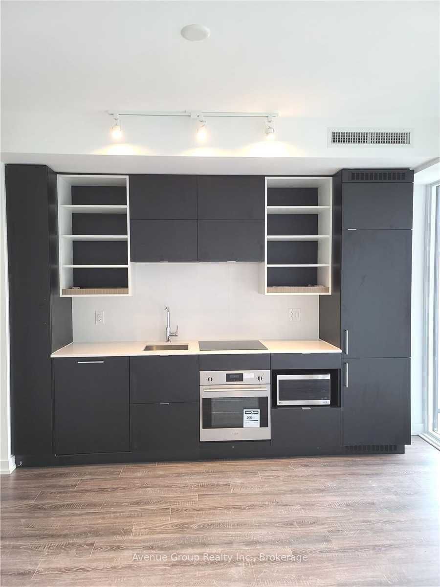20 Edward Street 1518, Toronto, ON M5G 0C5 photo 4