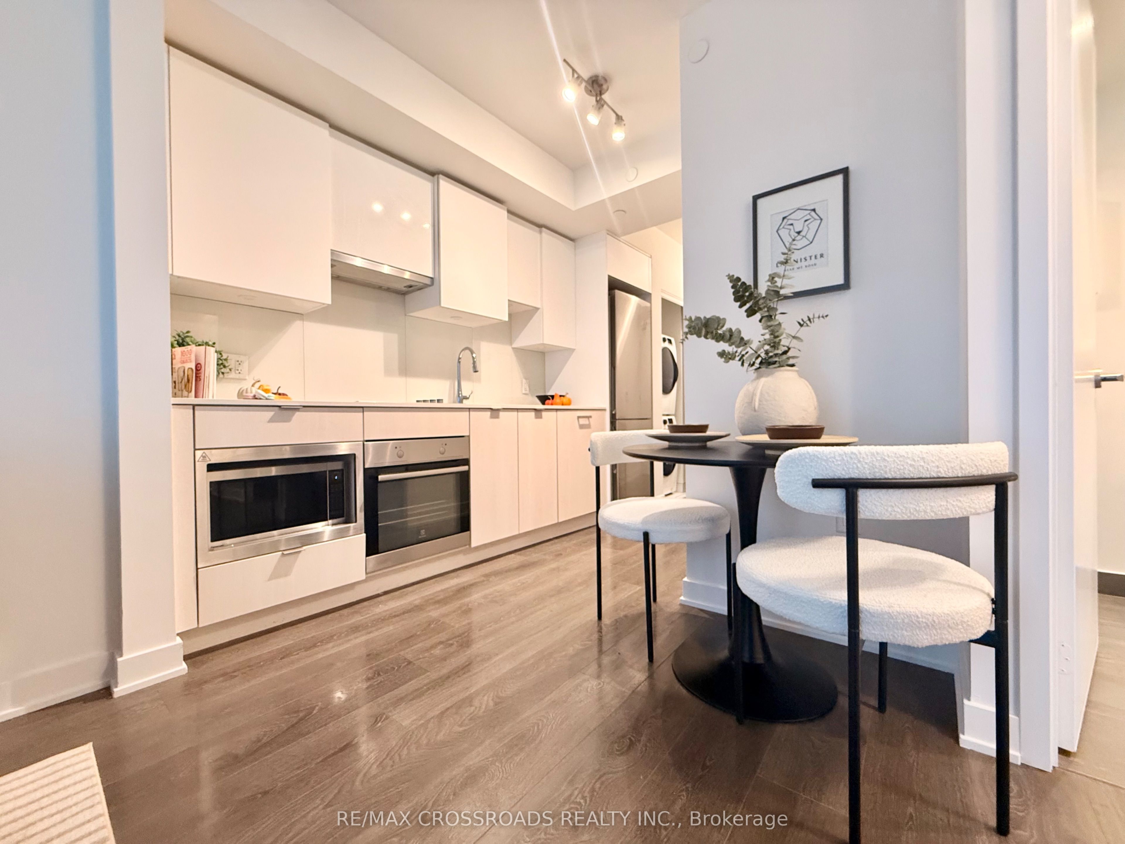 195 Redpath Avenue 2301, Toronto, ON M4P 0E4 photo 4