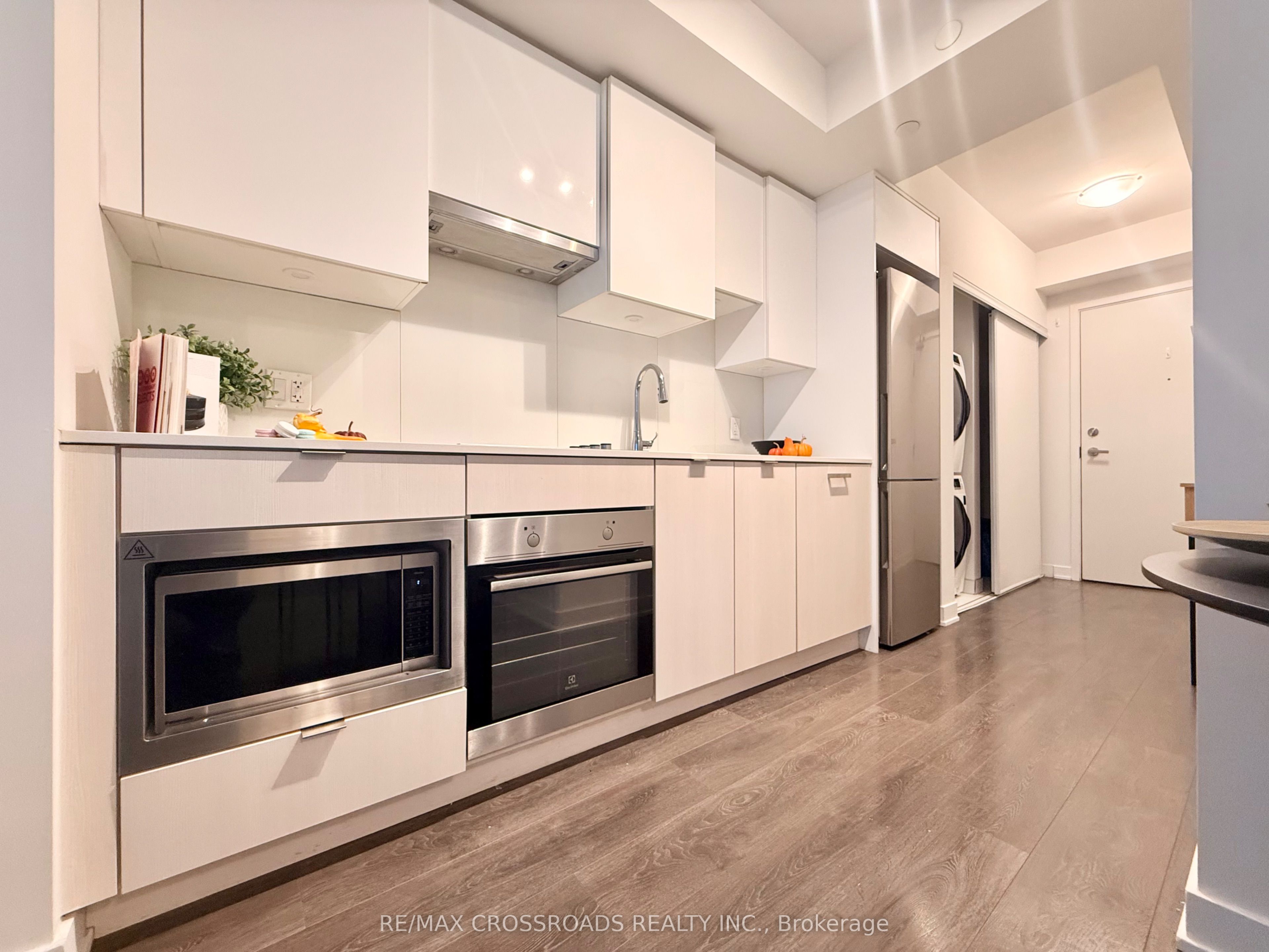 195 Redpath Avenue 2301, Toronto, ON M4P 0E4 photo 5