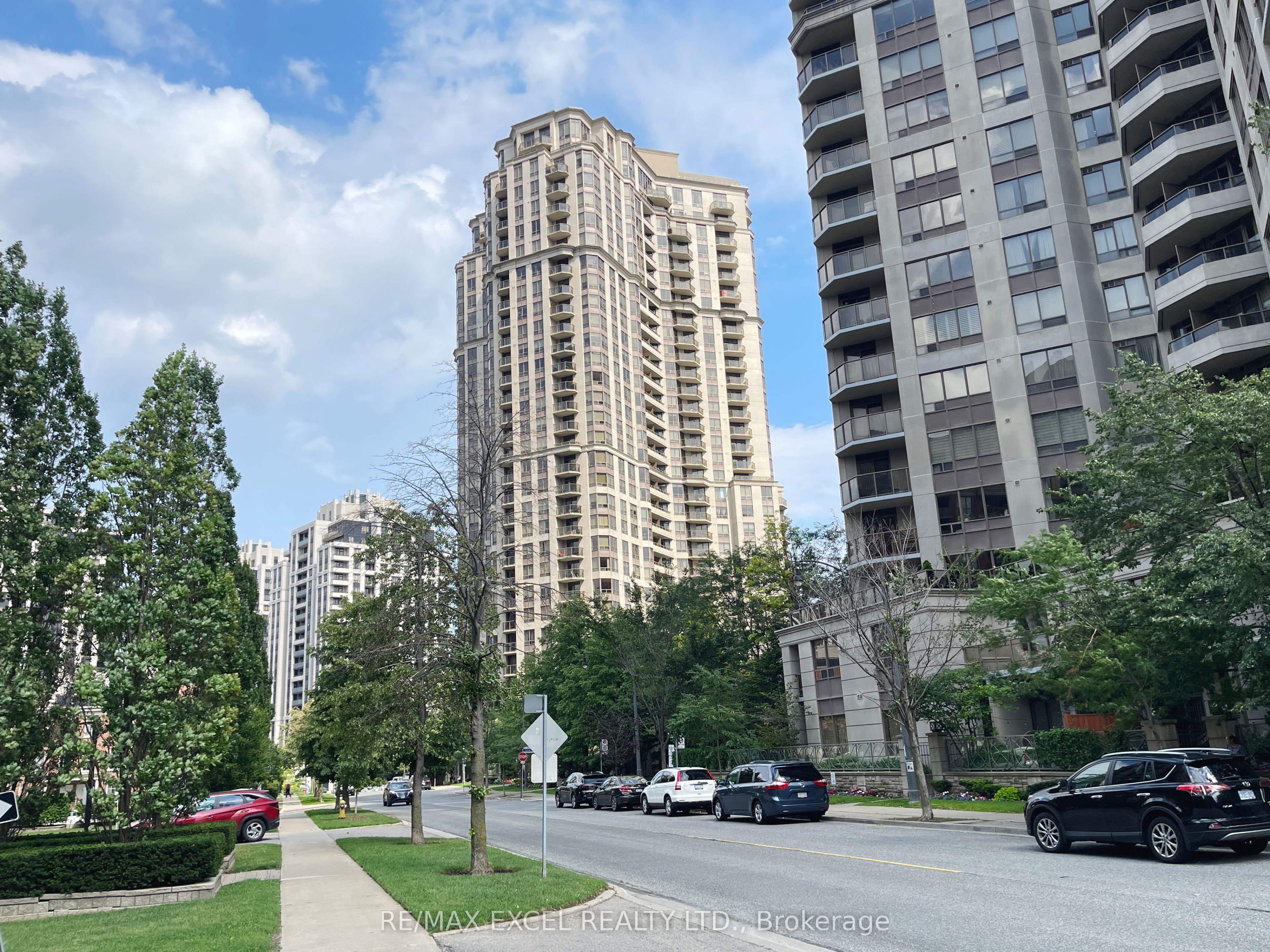 78 Harrison Garden Boulevard 1404, Toronto, ON M2N 7E2
