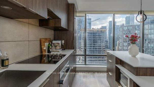 5 St Joseph Street 1605, Toronto, ON M4Y 0B6 photo 5