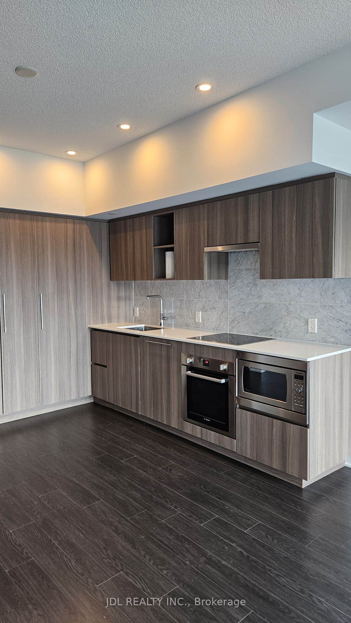 19 Bathurst Street 3708, Toronto, ON M5V 0N2 photo 4