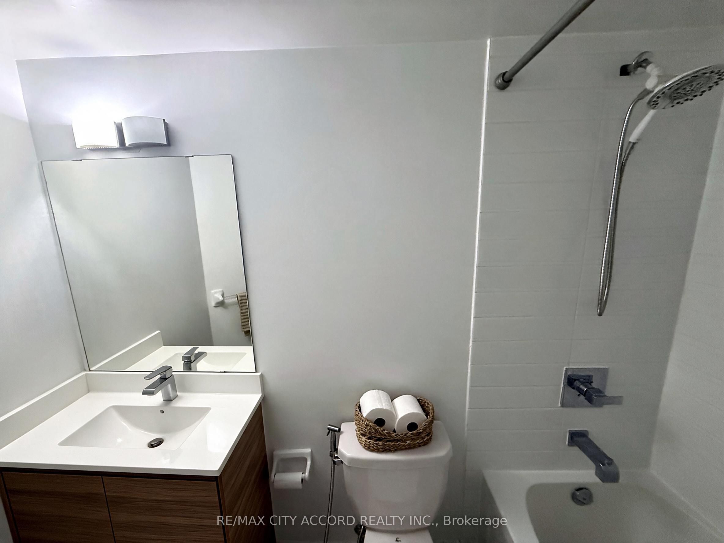 5740 Yonge Street 507, Toronto, ON M2M 0B1 photo 3