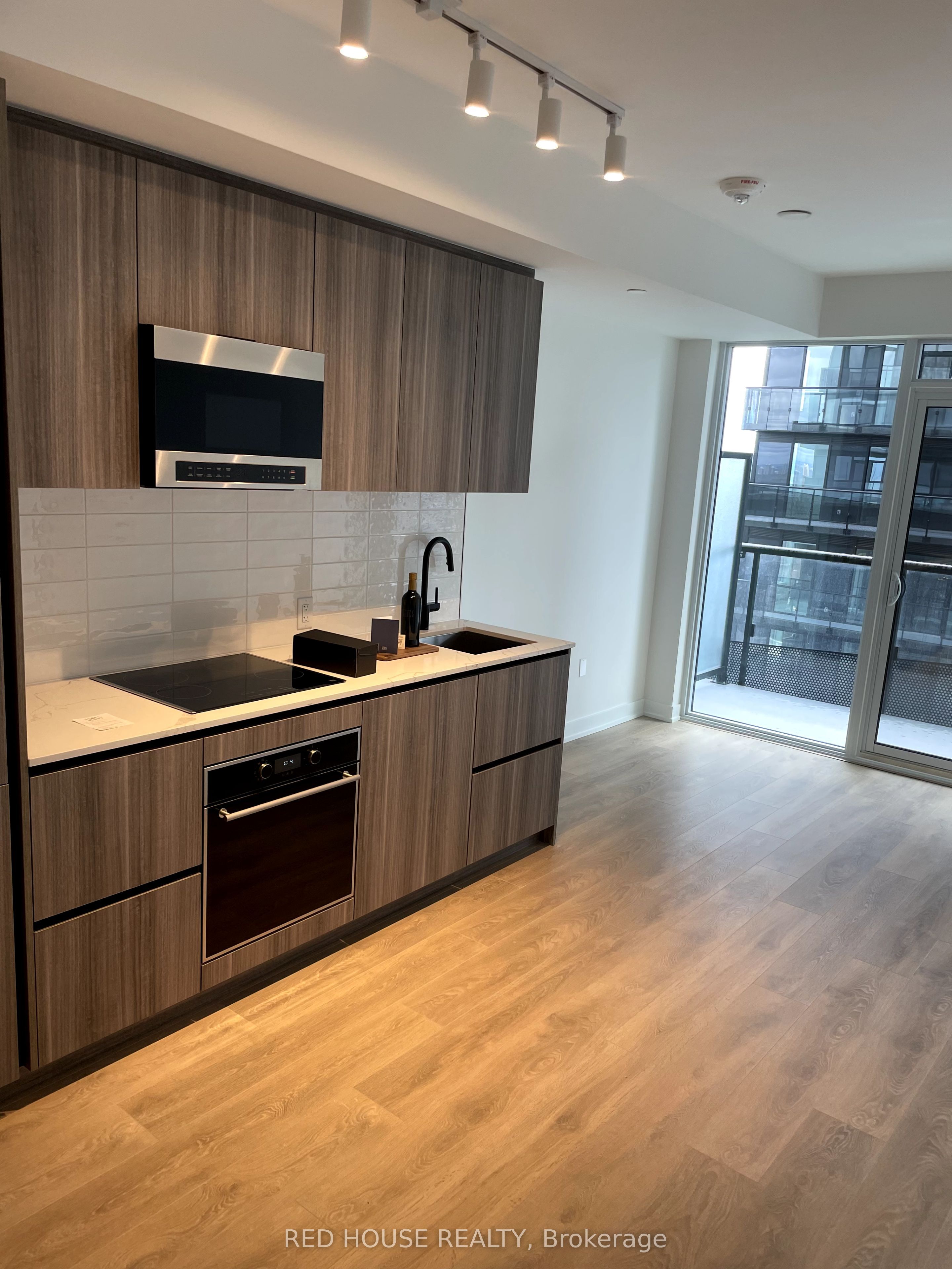 117 Broadway Avenue 3013, Toronto, ON M4P 1V3 photo 2