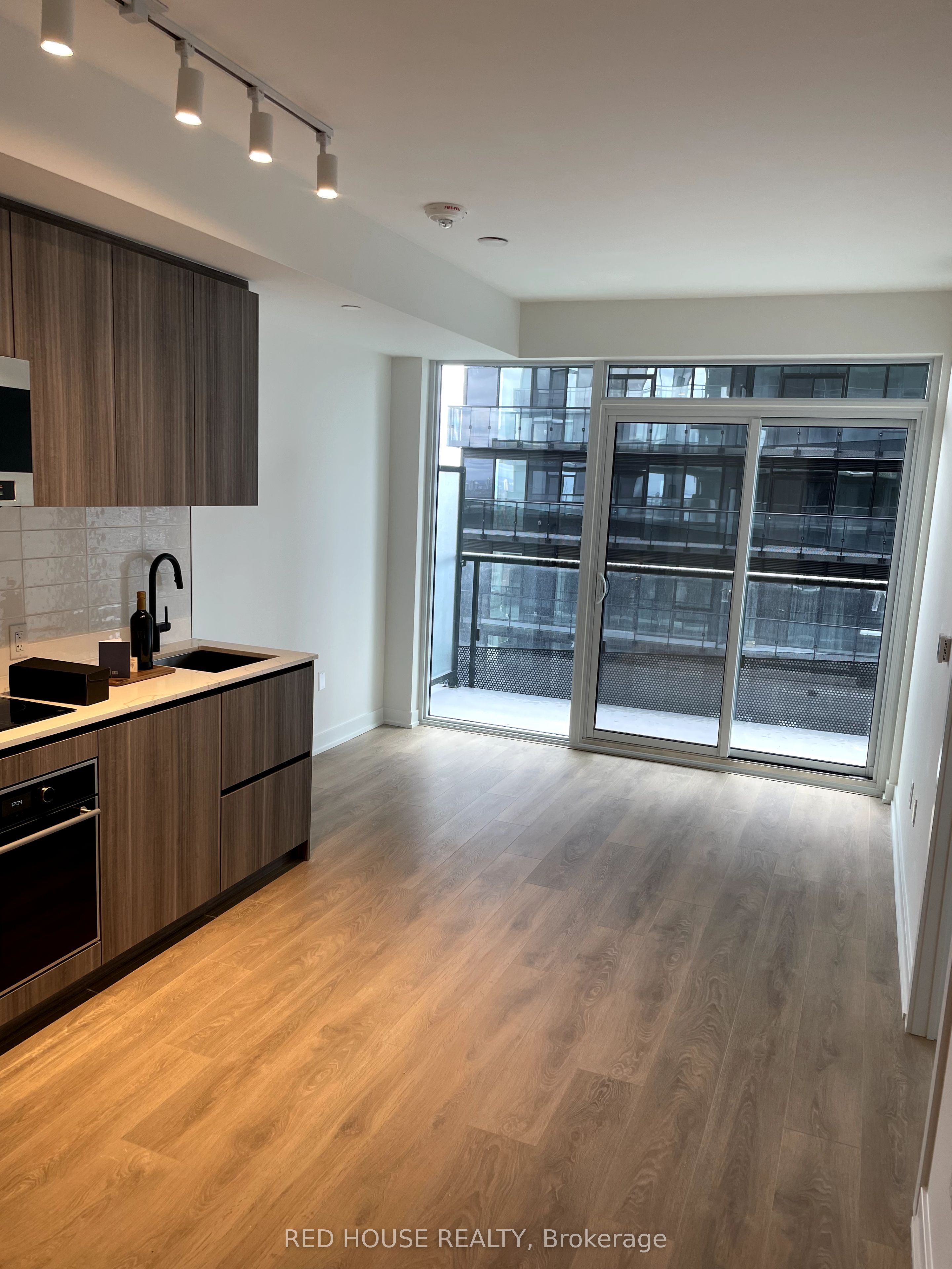 117 Broadway Avenue 3013, Toronto, ON M4P 1V3 photo 3
