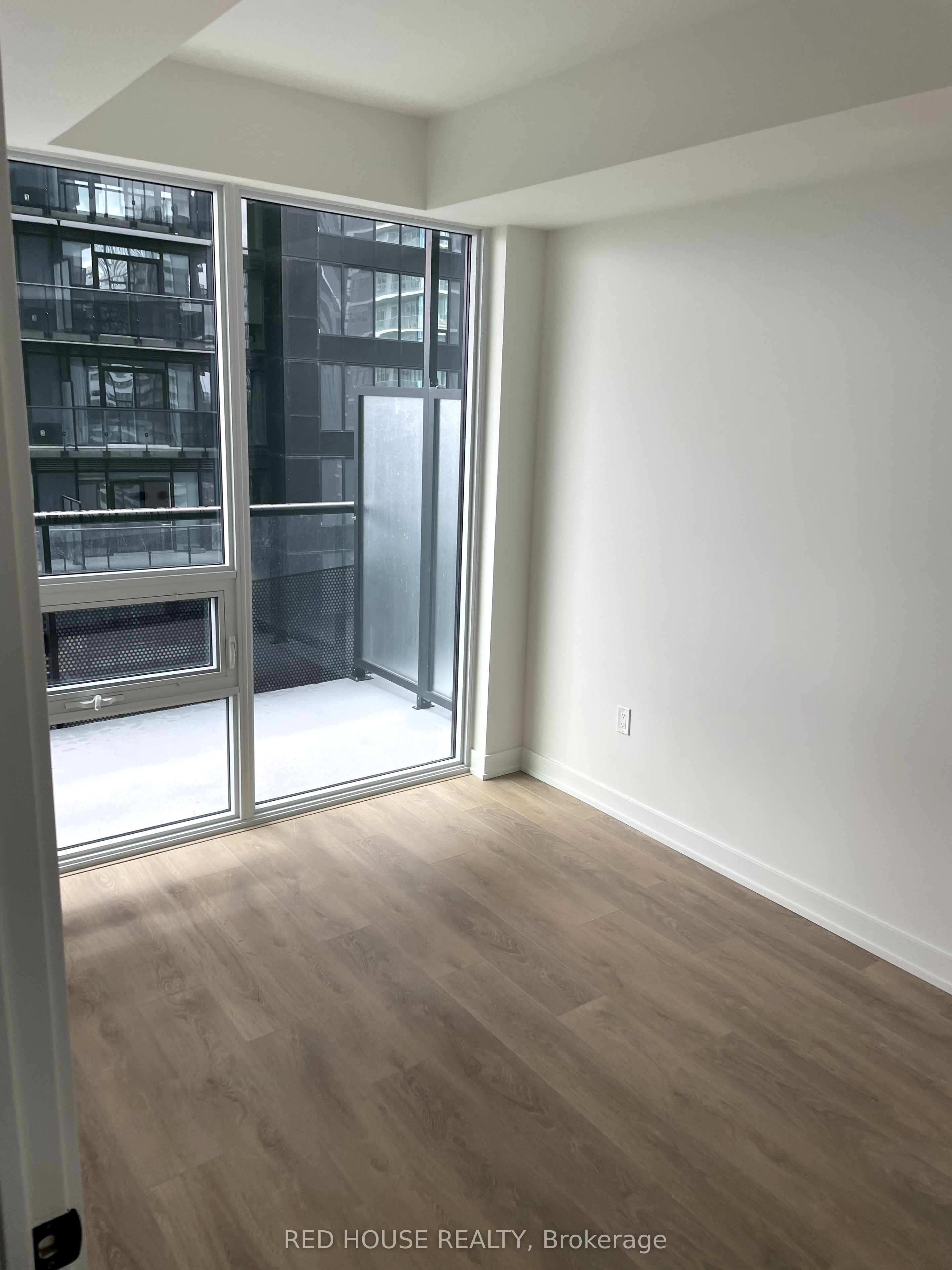 117 Broadway Avenue 3013, Toronto, ON M4P 1V3 photo 4