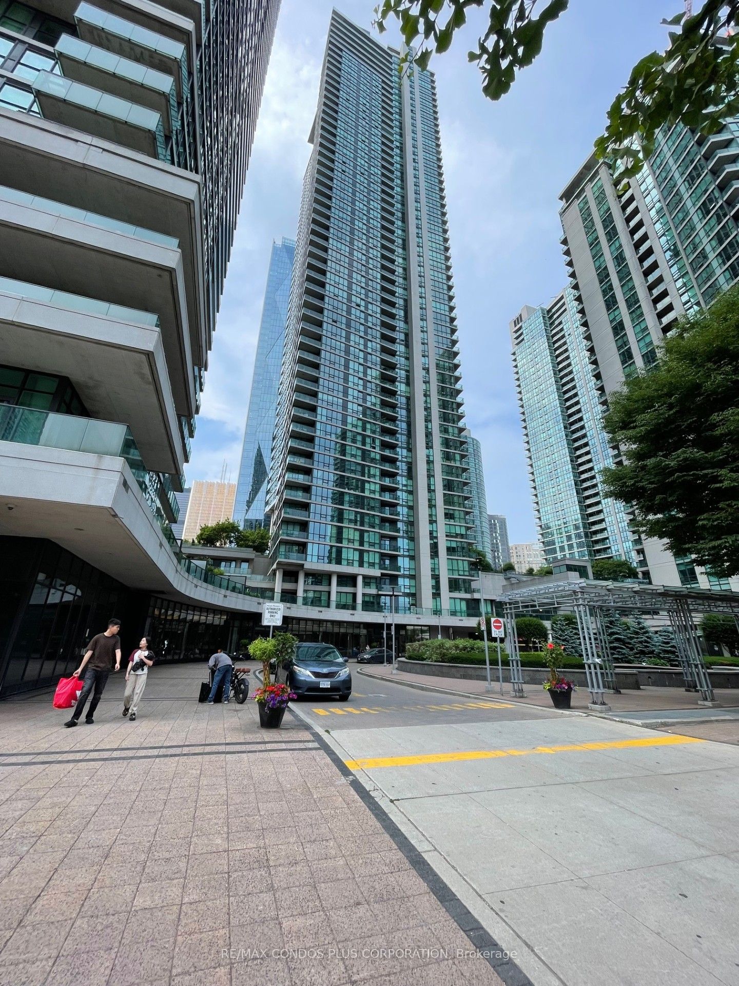 18 Harbour Street 2508, Toronto, ON M5J 2Z6 photo 3