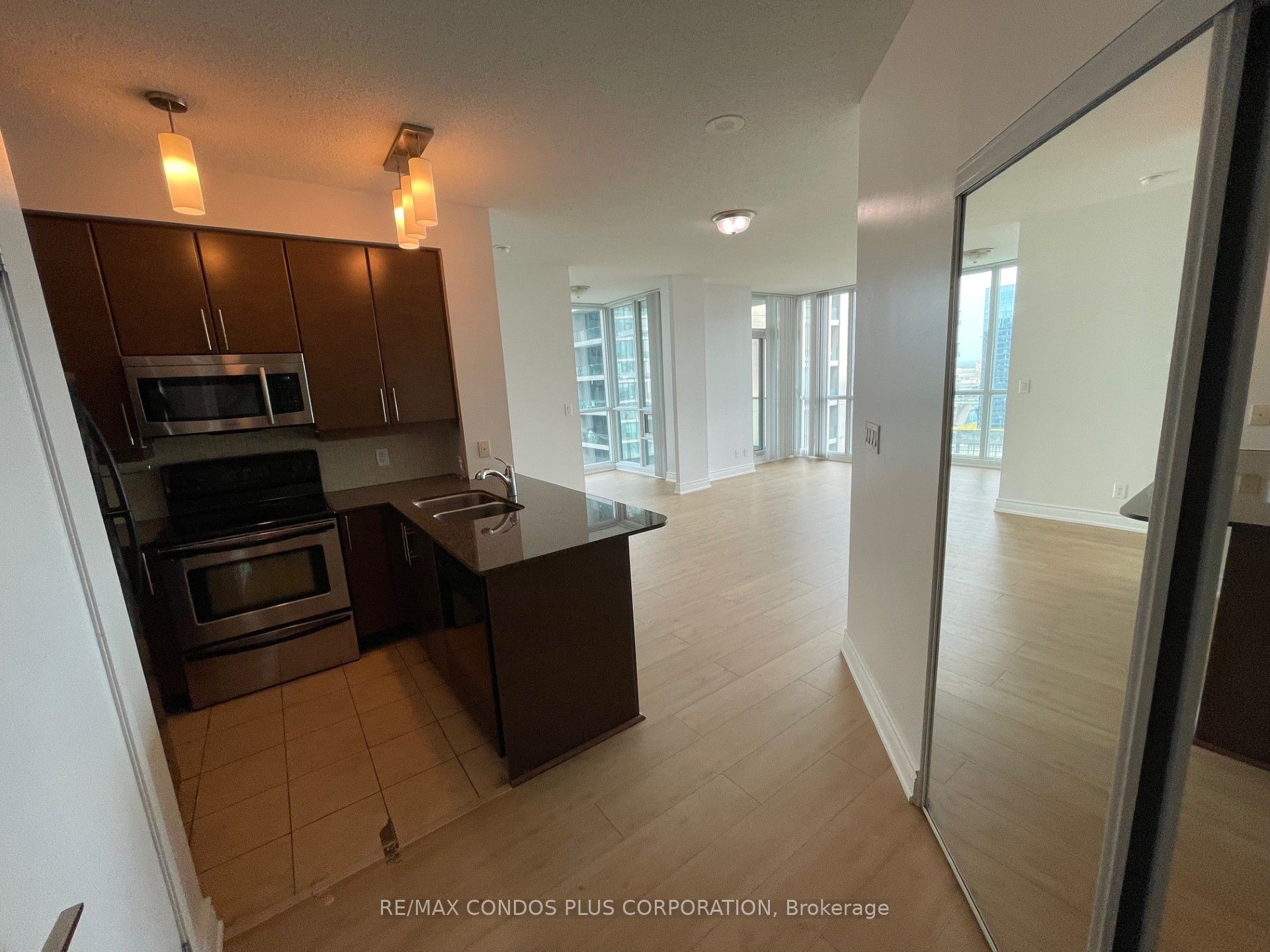 18 Harbour Street 2508, Toronto, ON M5J 2Z6 photo 4