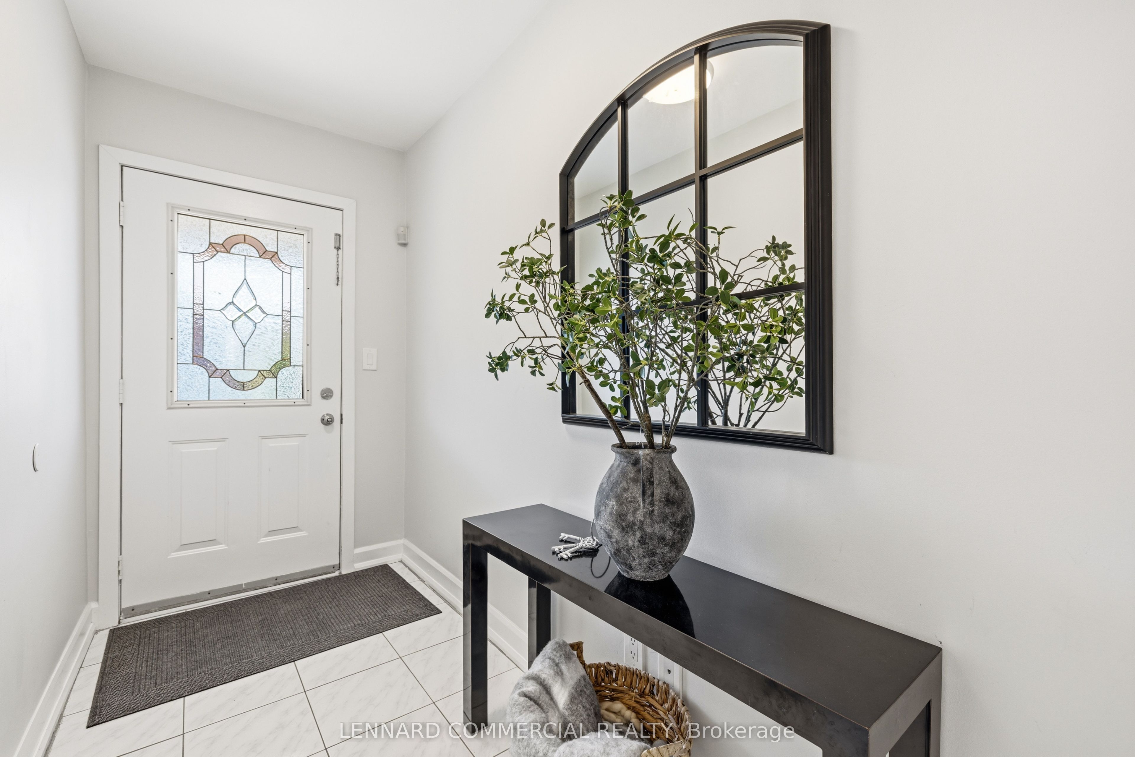 26 Jesmond Avenue, Toronto, ON M6E 1V5 photo 4