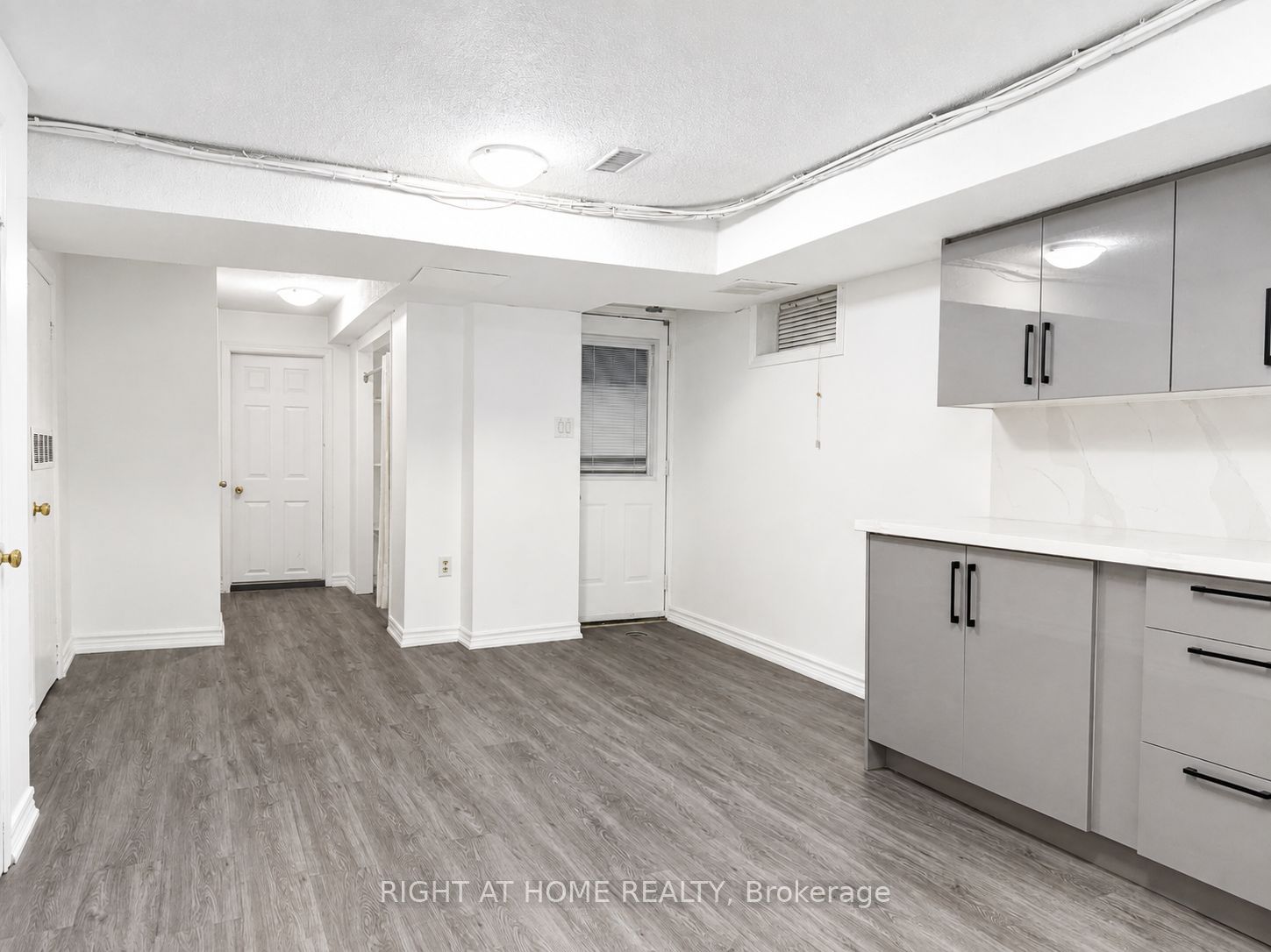 380 Lansdowne Avenue #Basement, Toronto, ON M6H 3Y3 photo 4