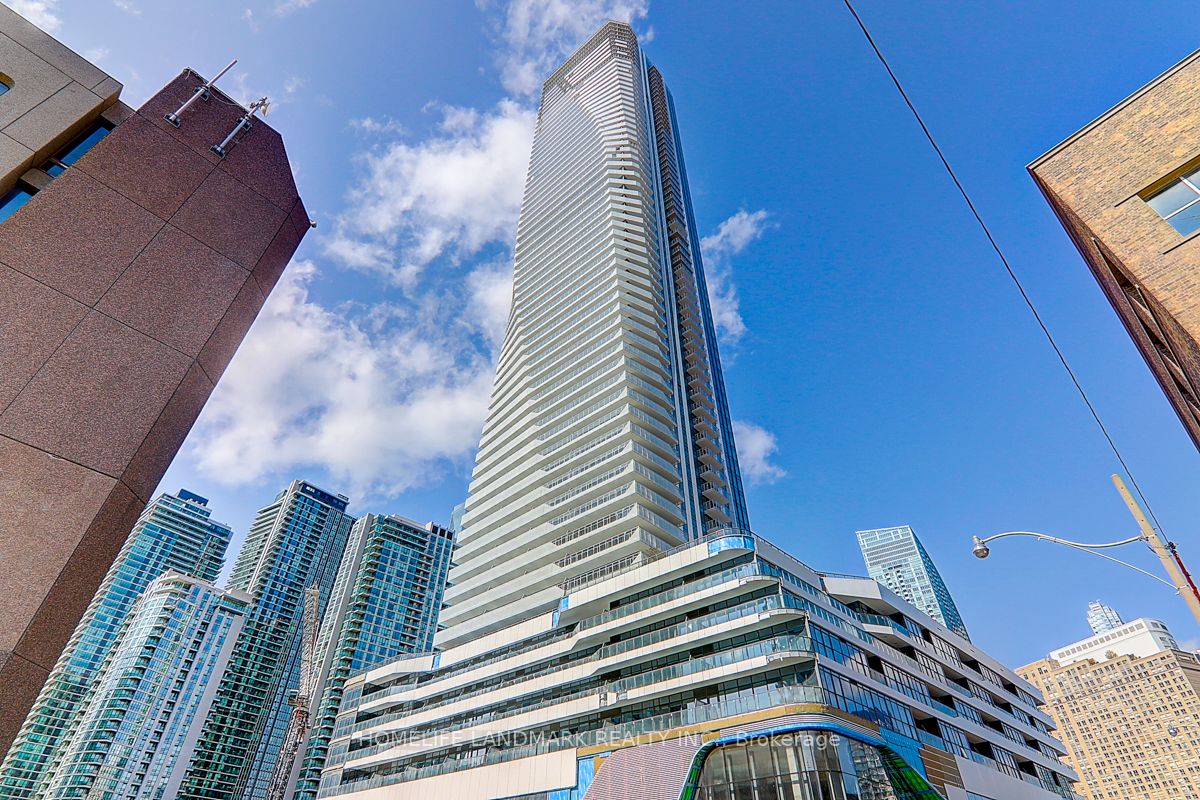28 Freeland Street 1708, Toronto, ON M5E 0E3