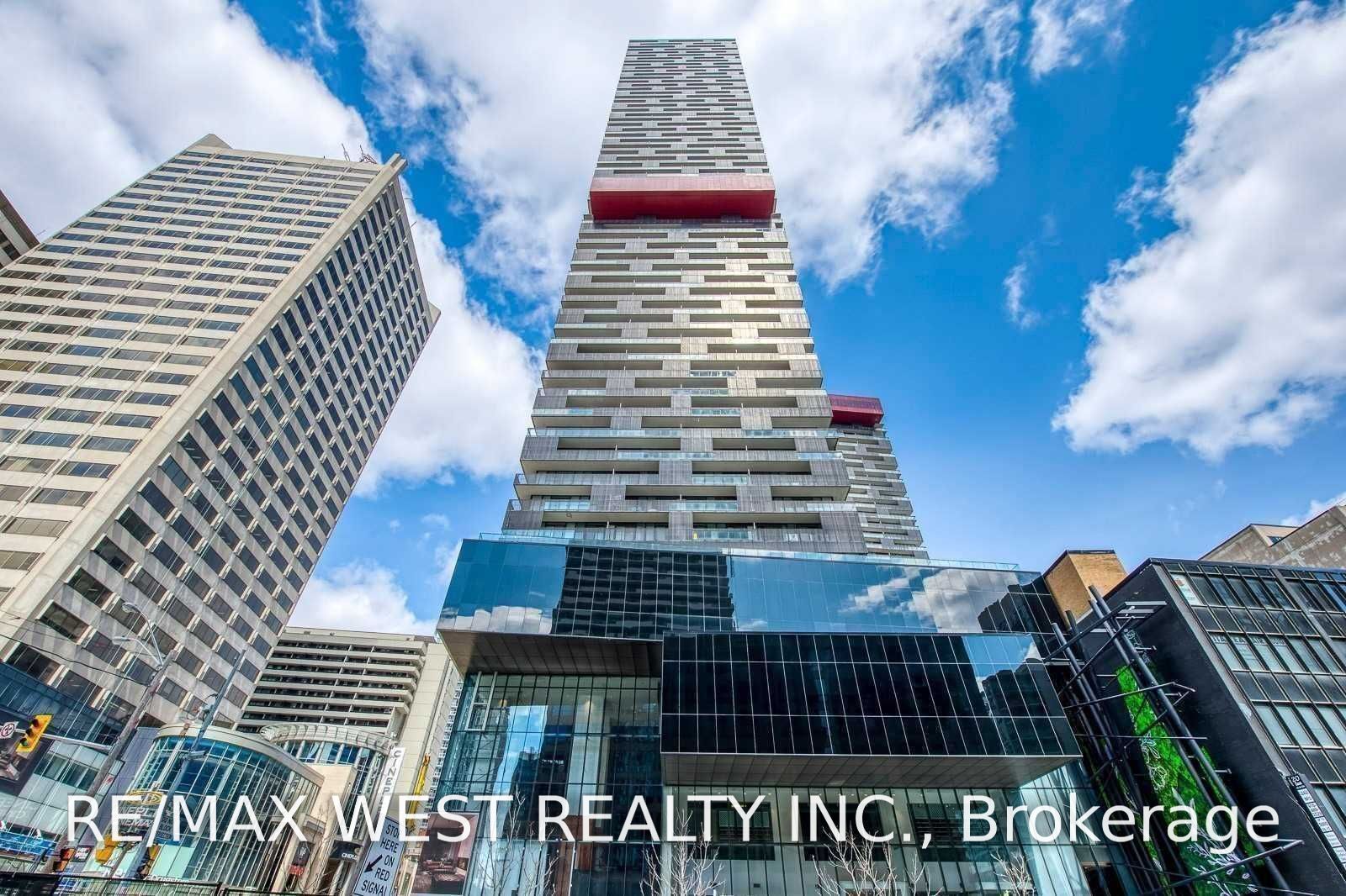 8 Eglinton Avenue E 909, Toronto, ON M4P 1A6