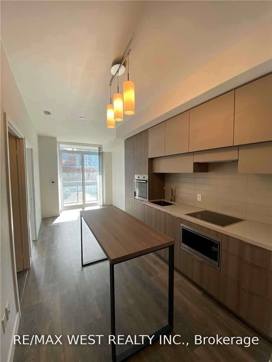 8 Eglinton Avenue E 909, Toronto, ON M4P 1A6 photo 4