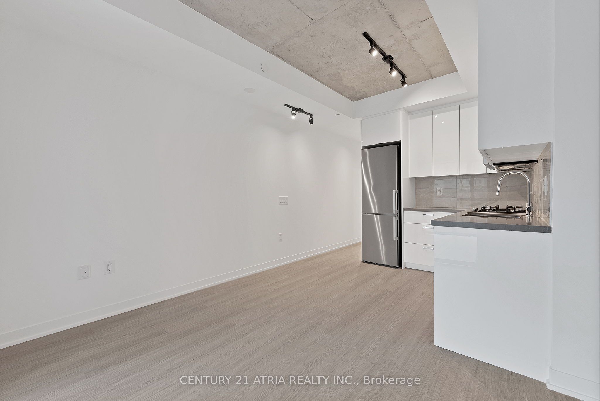 195 McCaul Street 515, Toronto, ON N5T 1W6 photo 2